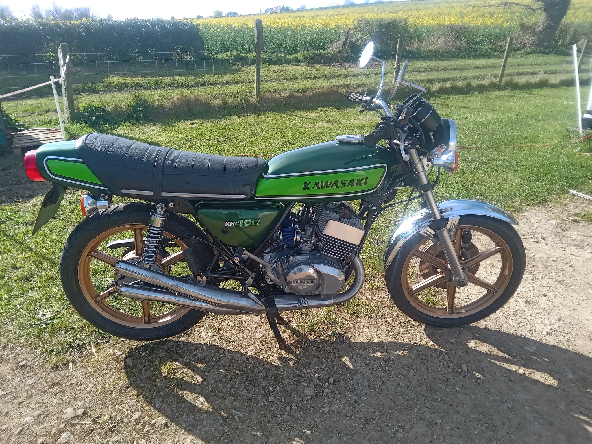 1979 Kawasaki KH400 with gold mags and Allspeed pipes - I do like