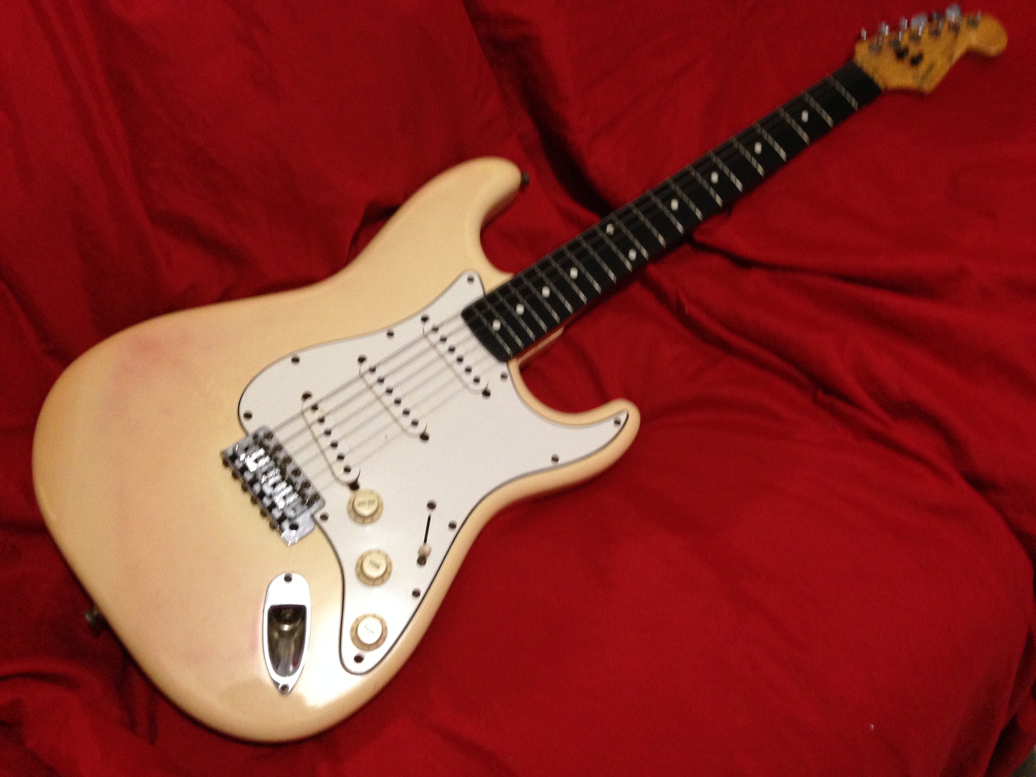 Guyatone LG-170T（1967）です。 当時、Guyatoneは売れに売れ生産が