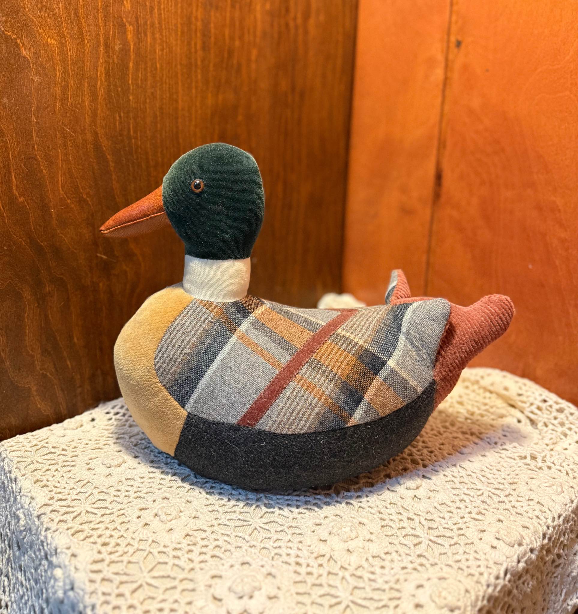 Such a charming vintage mallard duck! 🦆 This weighted fabric duck