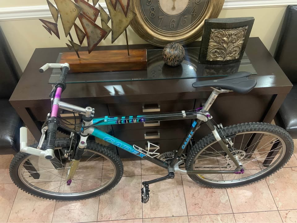 1993 Giant CFM3 vintage mountain bike with carbon kevlar tubing