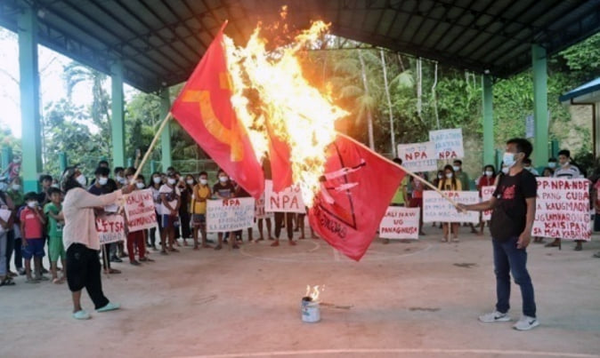 NO TO INSURGENCY. Villagers of... - The Visayan Daily Star