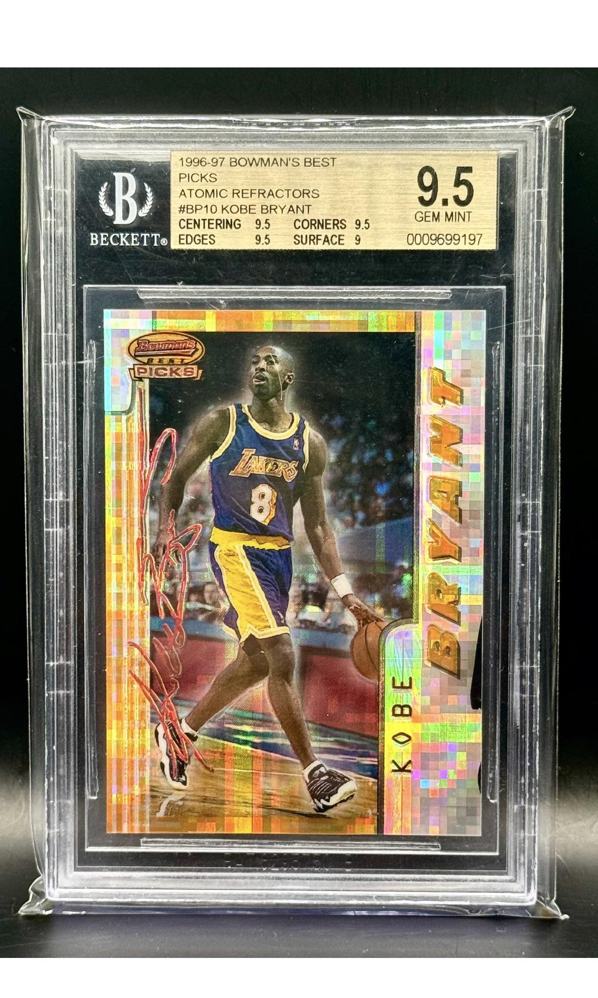 Pulling the Kobe Bryant atomic refractor from 97 Bowman's Best