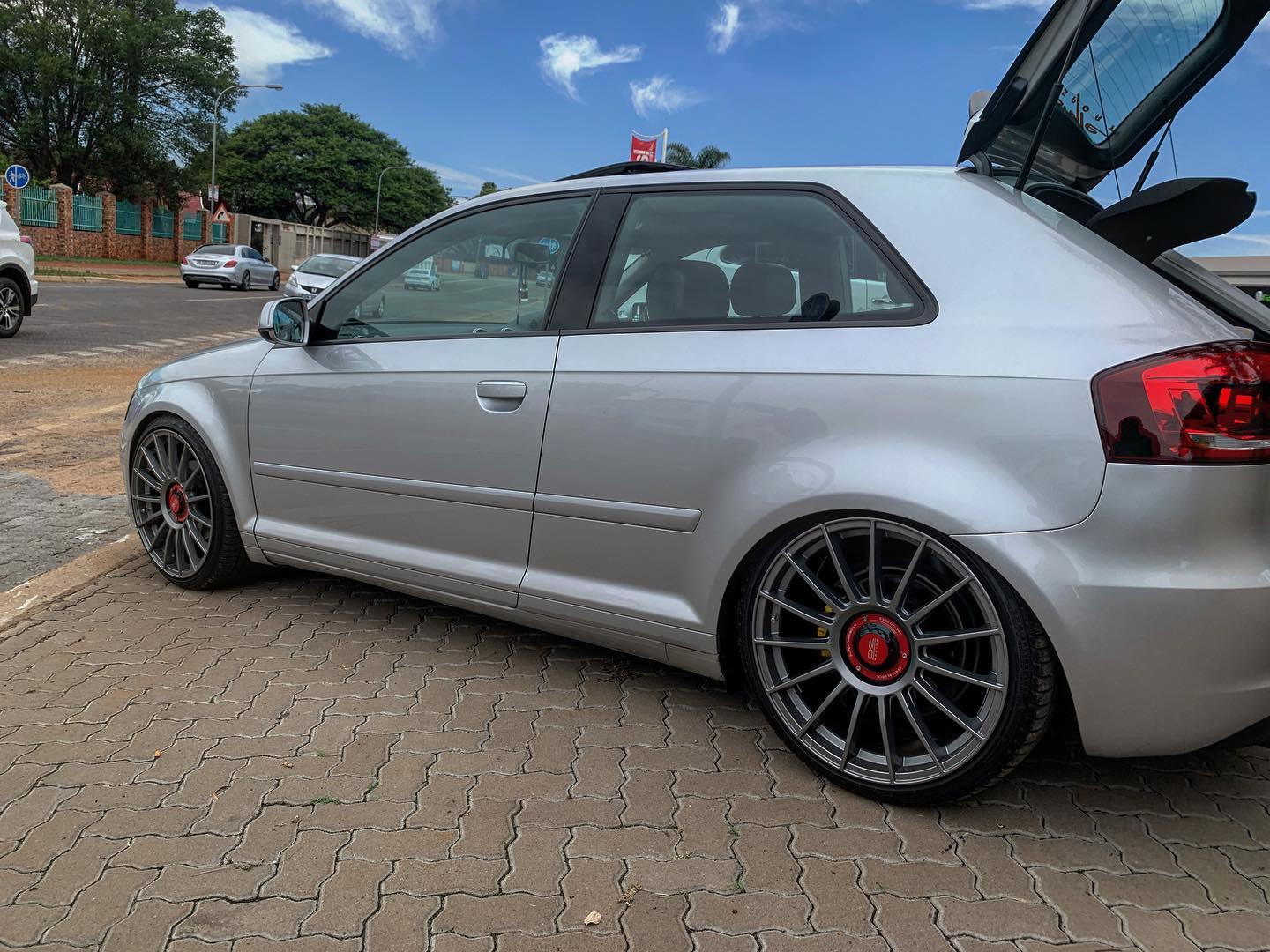 Blueline JOM A38P 車高調　Audi VWゴルフ5