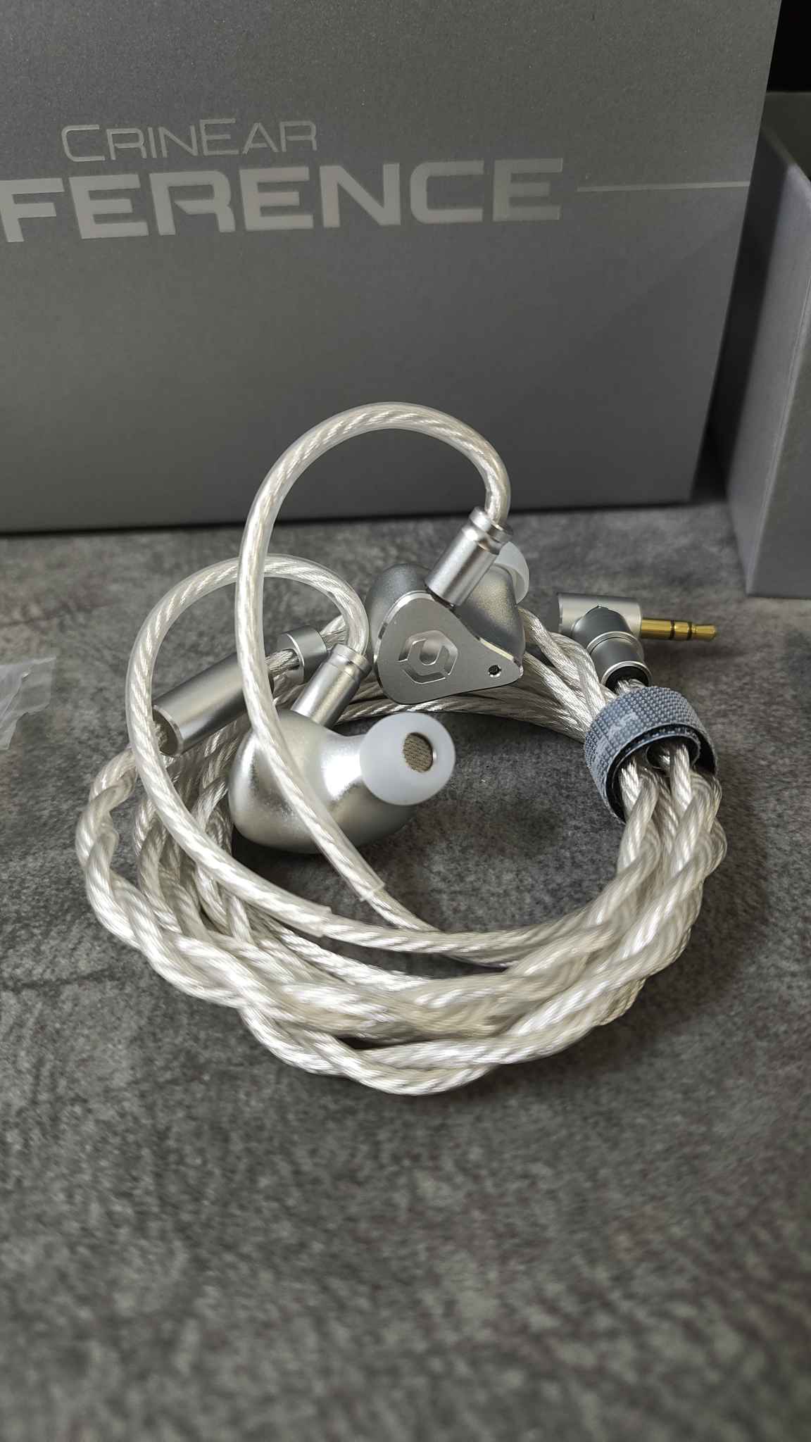 CRINEAR REFERENCE in-ear monitors - Excellent sound quality - All
