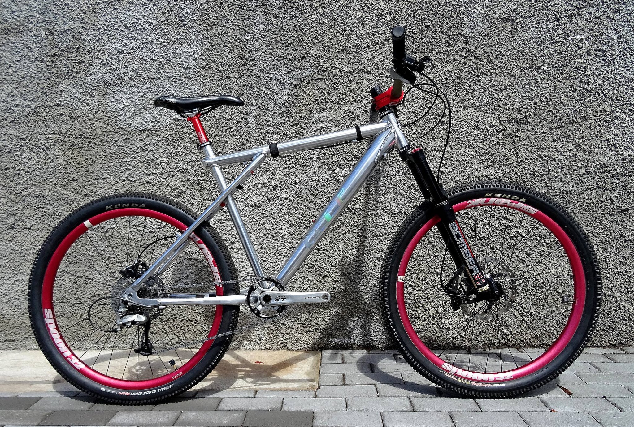 Restomodding a late 90's GT Avalanche bike