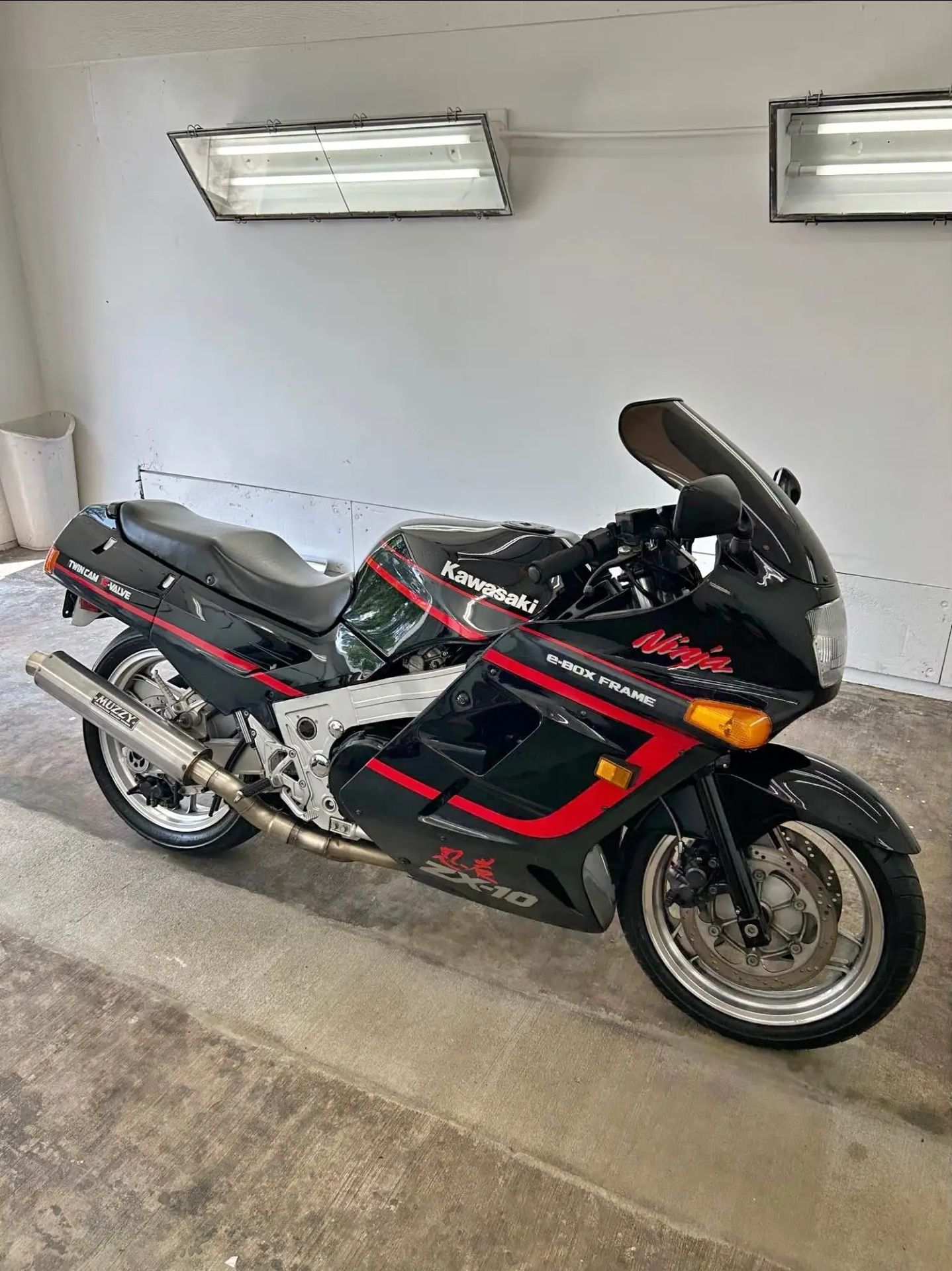 KAWASAKI ZX 10 - TOMCAT - WORLD OFFICIAL MOTO CLUB | Facebook