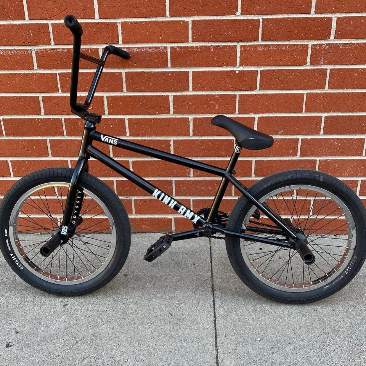 The Kink Titan II Frame is repped by some of your favorite Kink