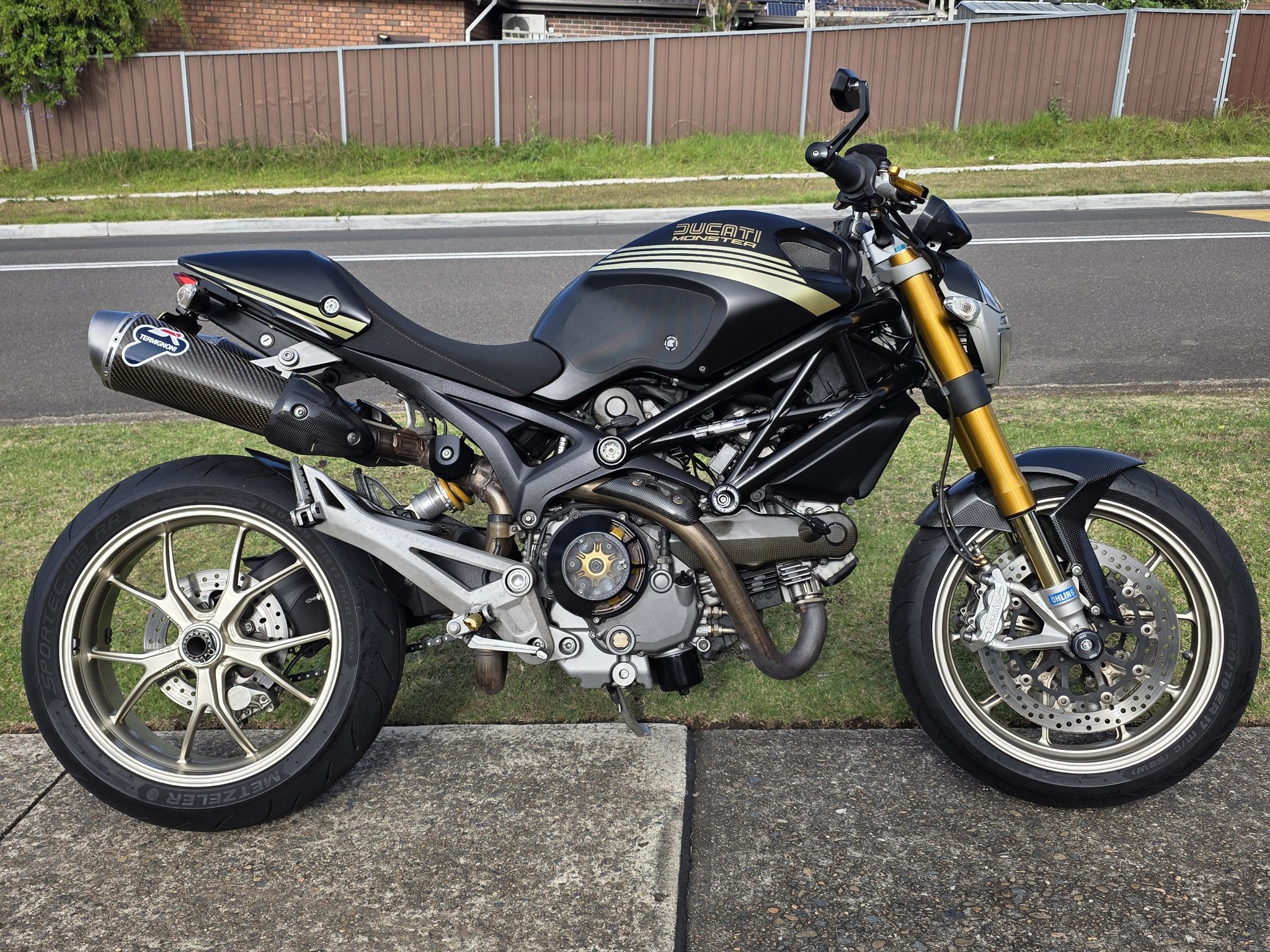 専用12 Please see link 2009 Ducati Monster 1100s for sale