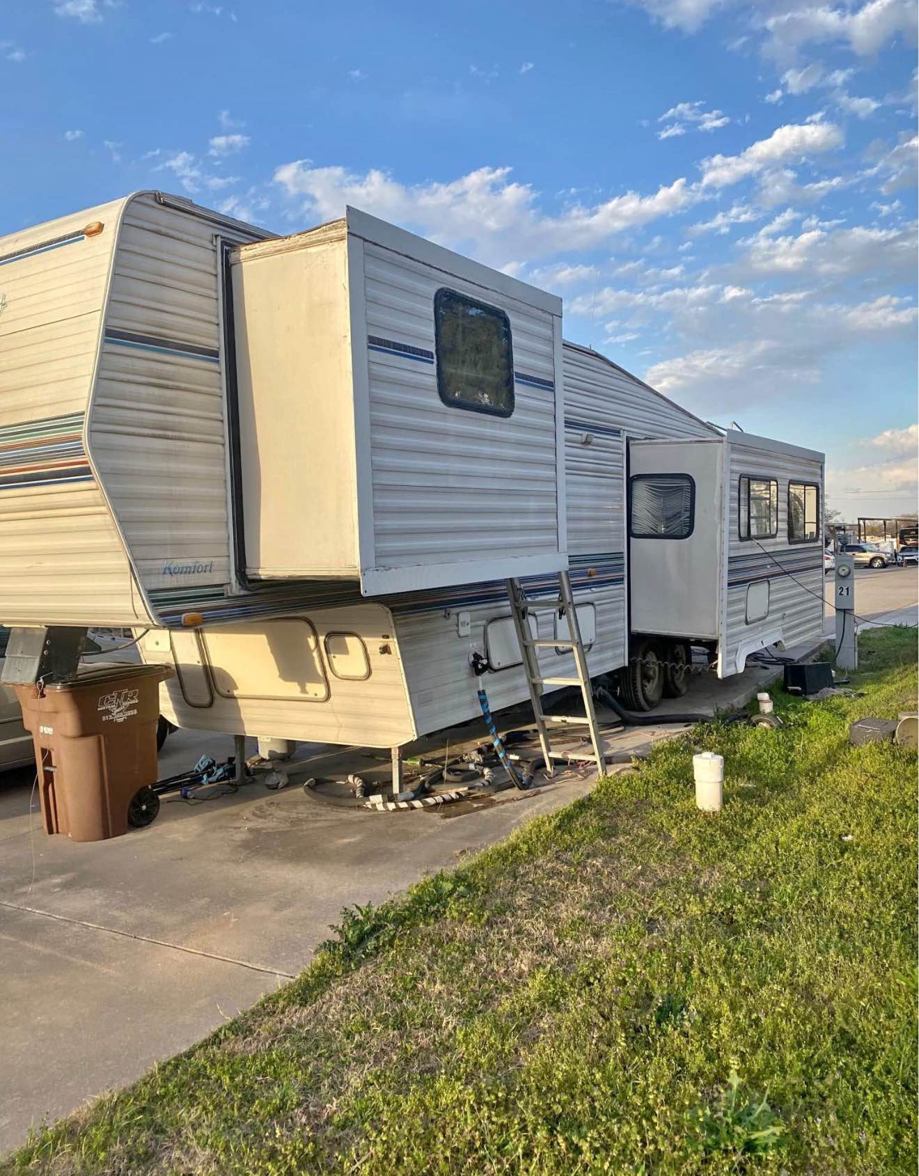 1997 Komfort 5th Wheel RV Travel Trailer - RVs & Campers - Liberty Hill ...