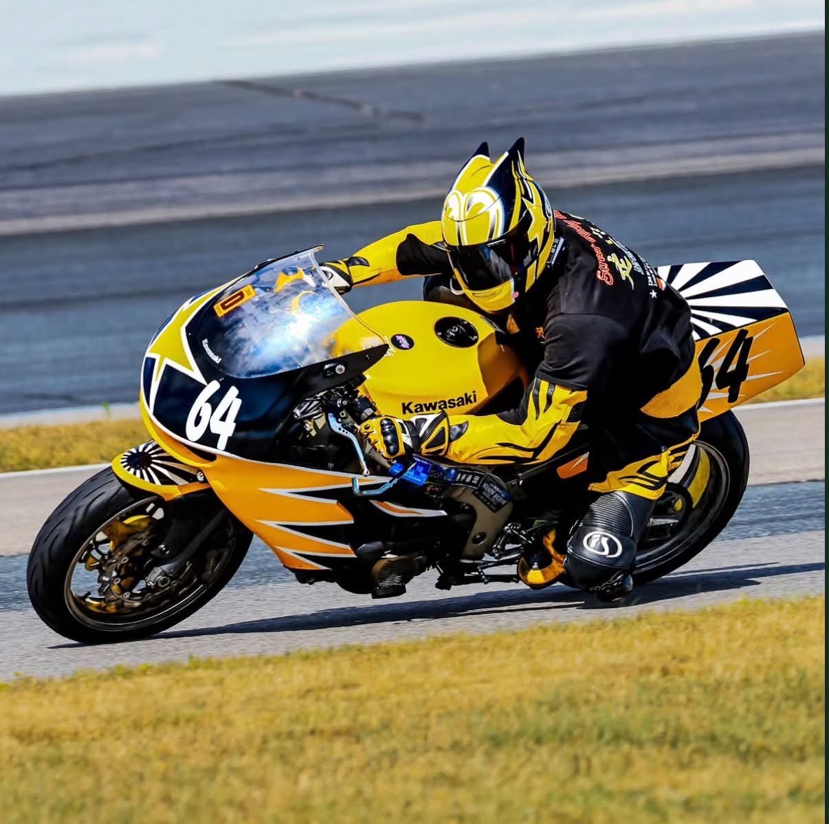 久しぶりに発見して入手した、BEET製TZR250R(3xv)用エアロシャーク