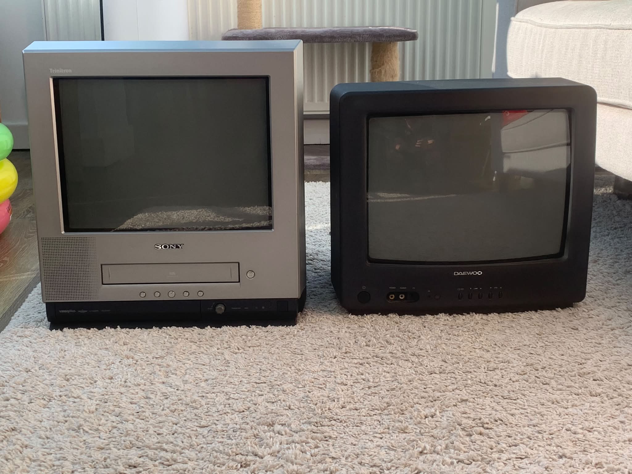 Sony D series CRT TV model KV-21DA55