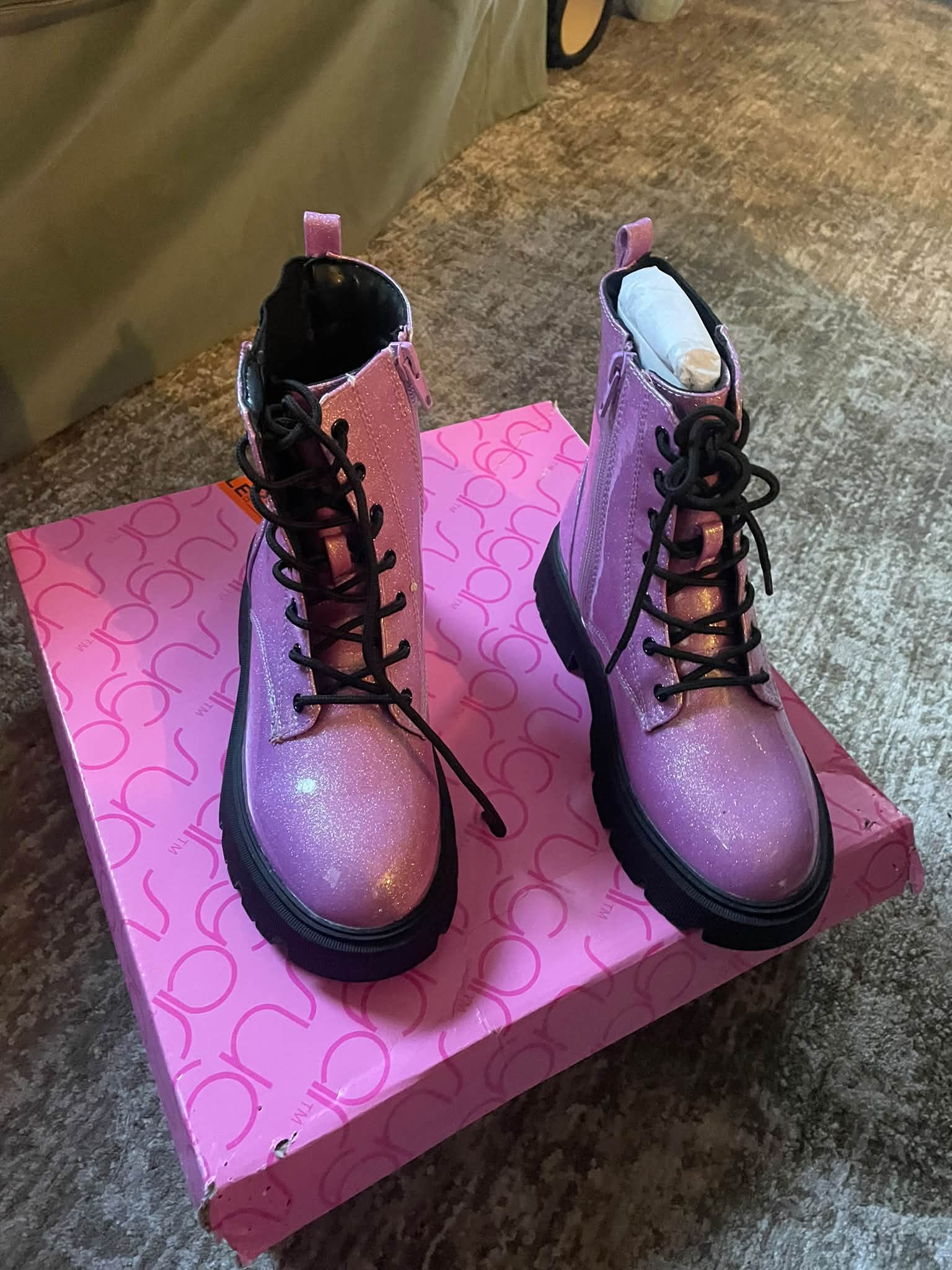 Sz 2 girls brand new. $25 Rutherford pickup
