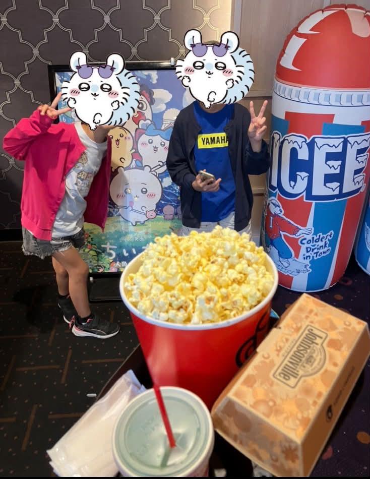 Chiikawa movie outing with free stickers and souvenir keychain