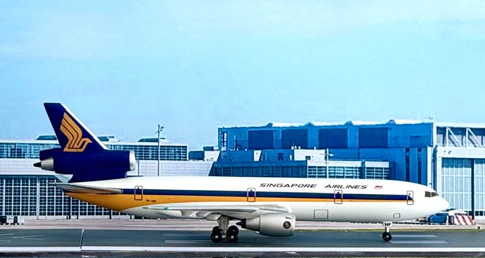 McDonnell Douglas DC-10-30 Singapore Airlines model for sale