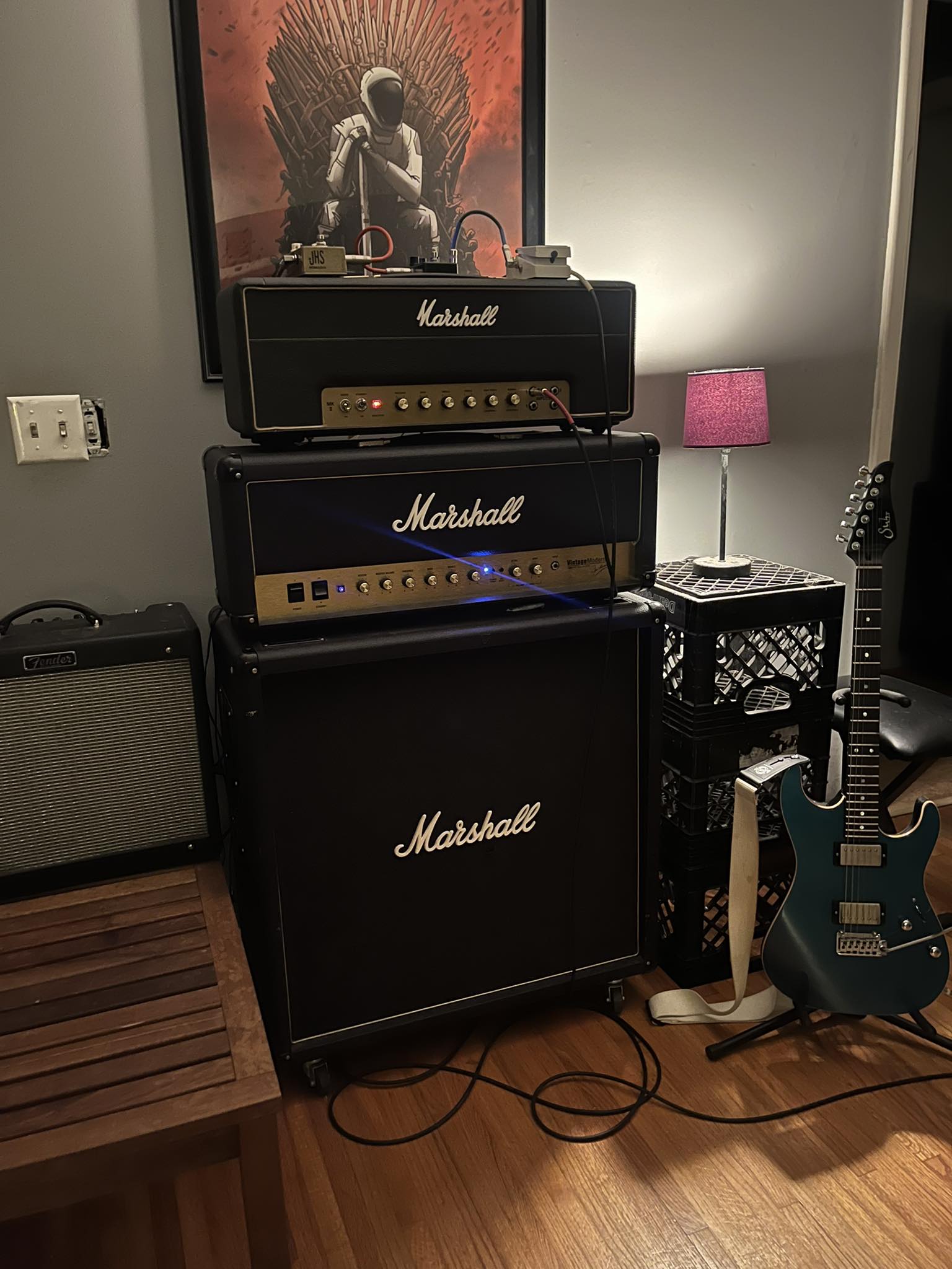 Here we have a G12-65 loaded Fatbaby 1x12 with a Ceriatone JM