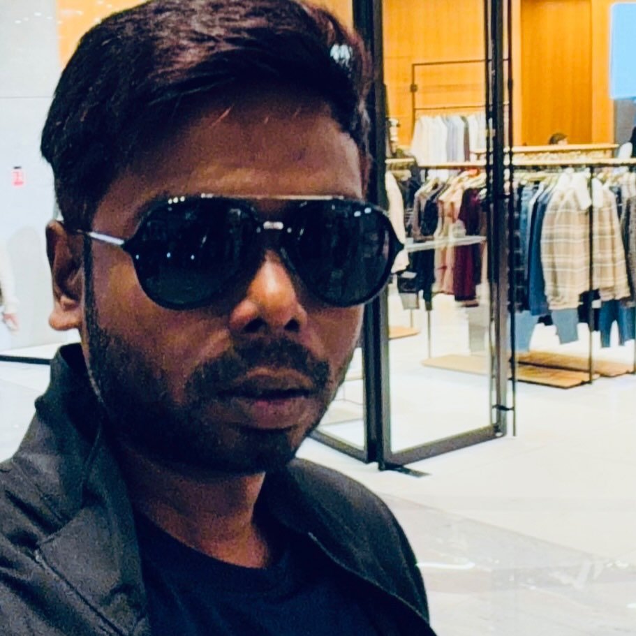 Konjam kasappu dhaan, aana adhu dhaan real. Yaarukkum pudikanum nu un ...