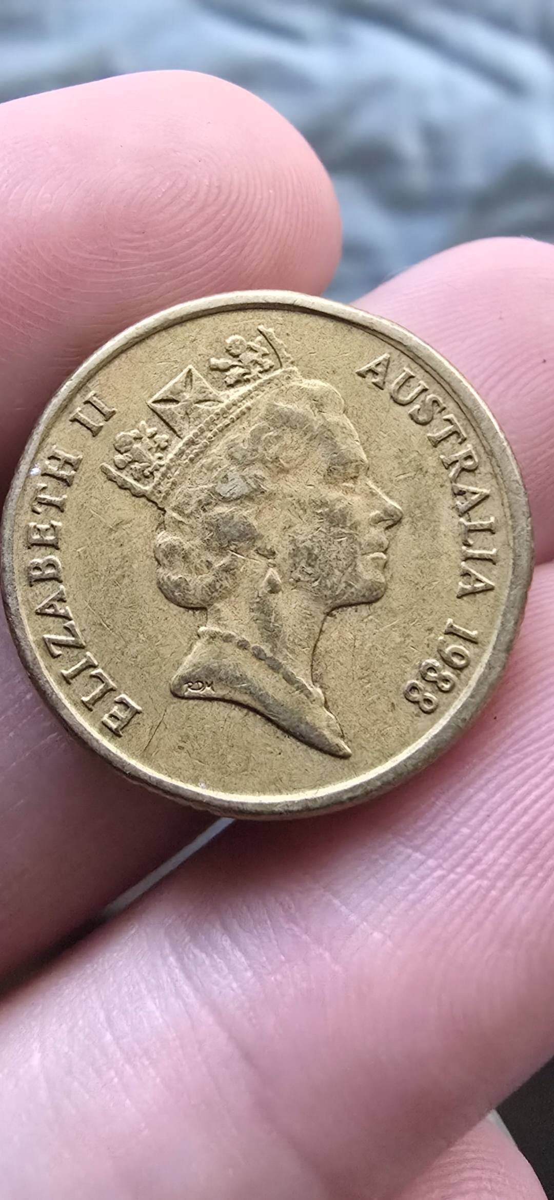 Value of 2 Australian Dollar gold coin