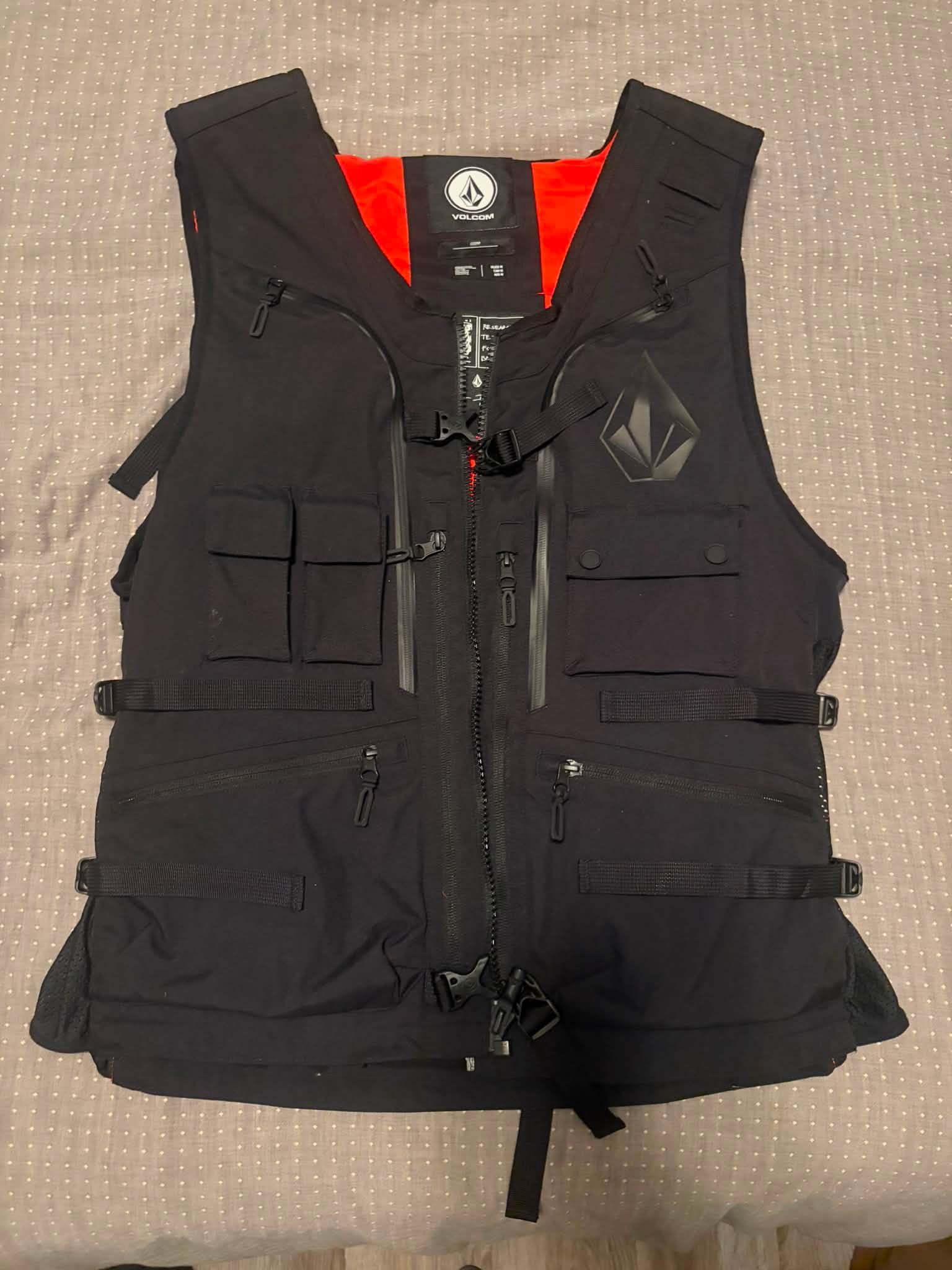 Volcom Slack Vest: Size and Performance