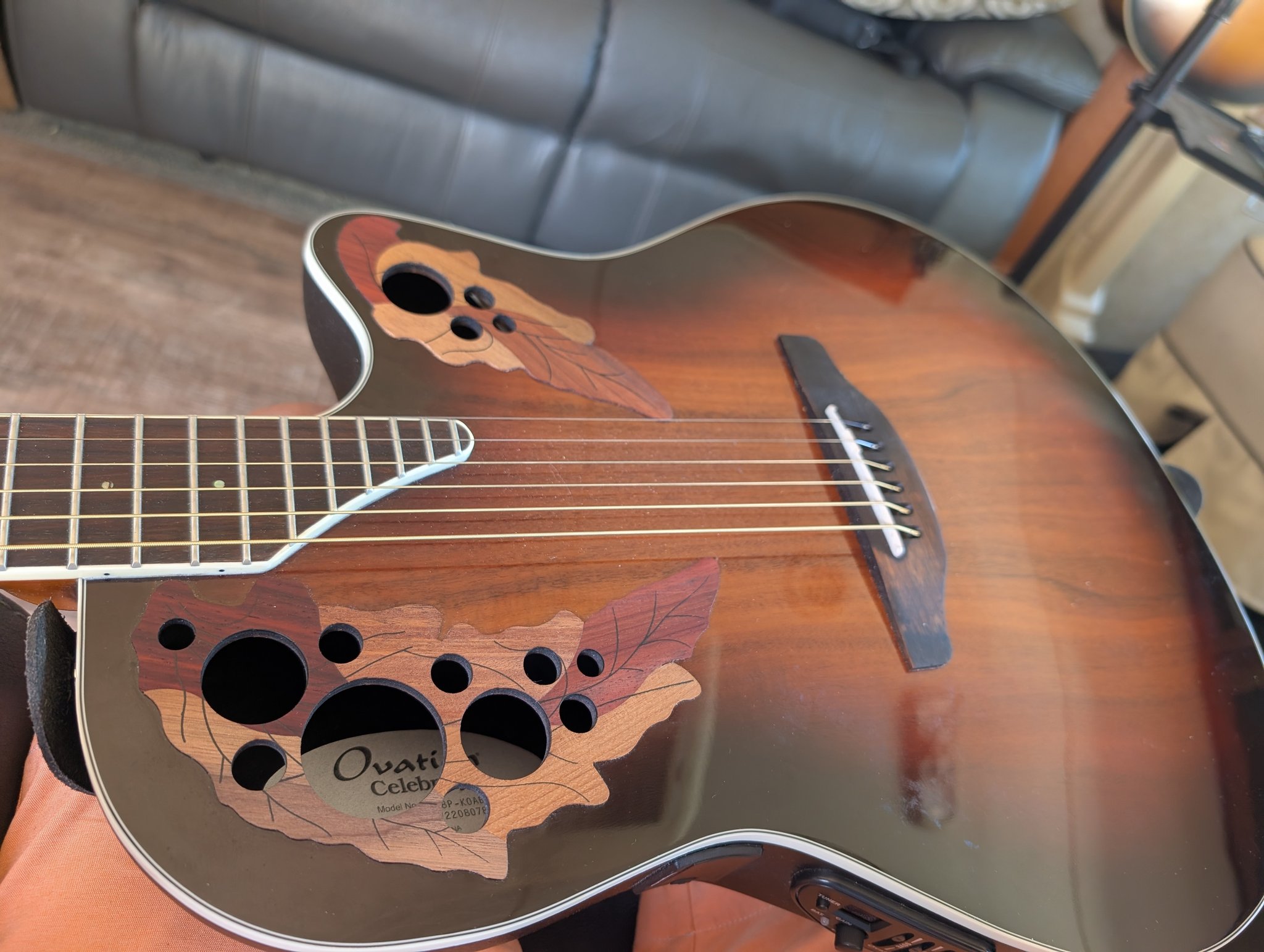Ovation 1867Legend Super Shallow Cutaway