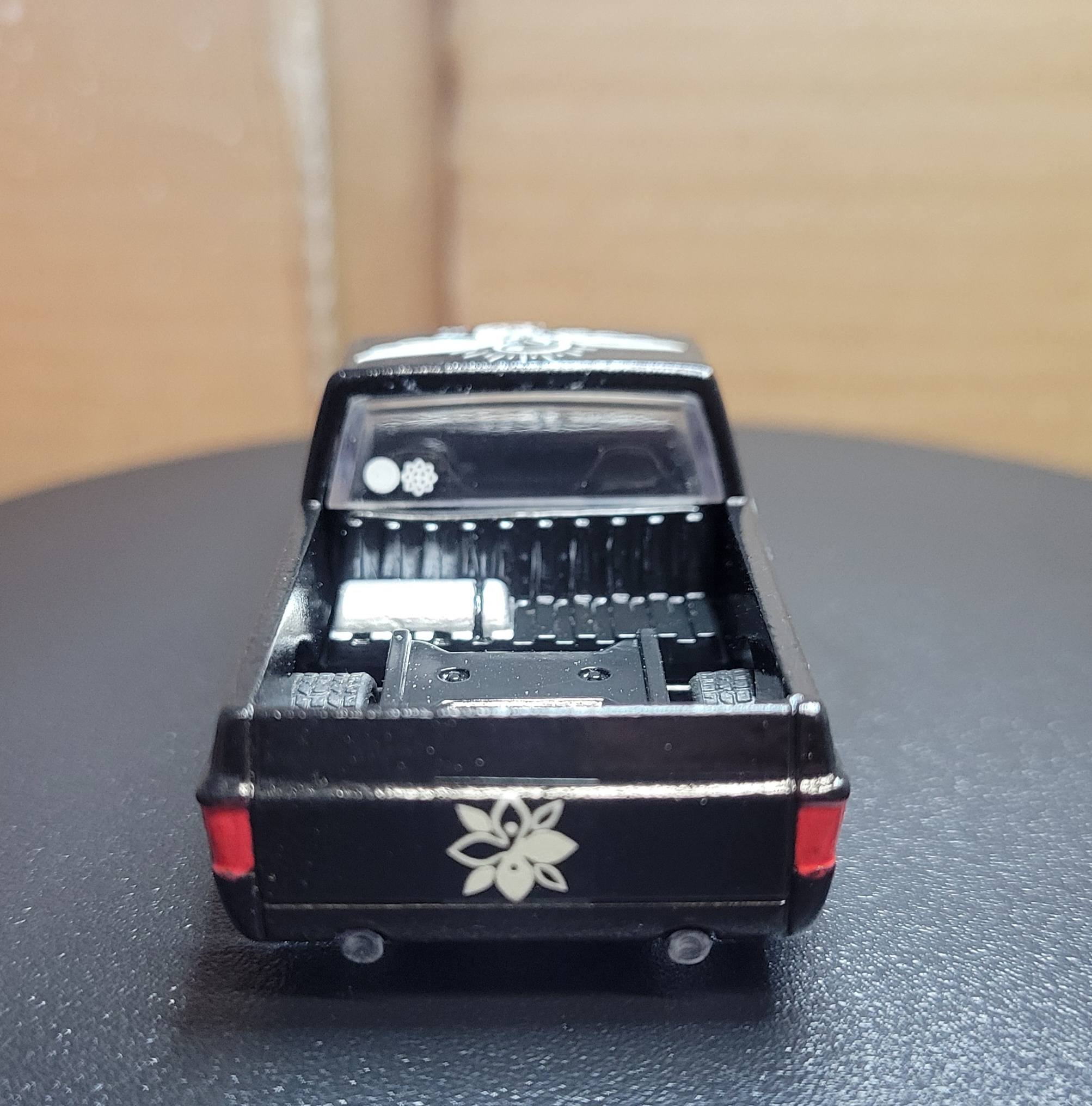 Japan convention 83 Silverado Editions set of white walls on the way.