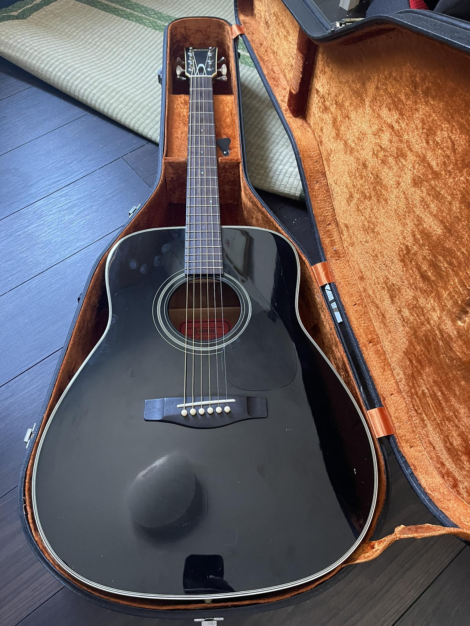 What is the Yamaha FG-512SJ guitar model?