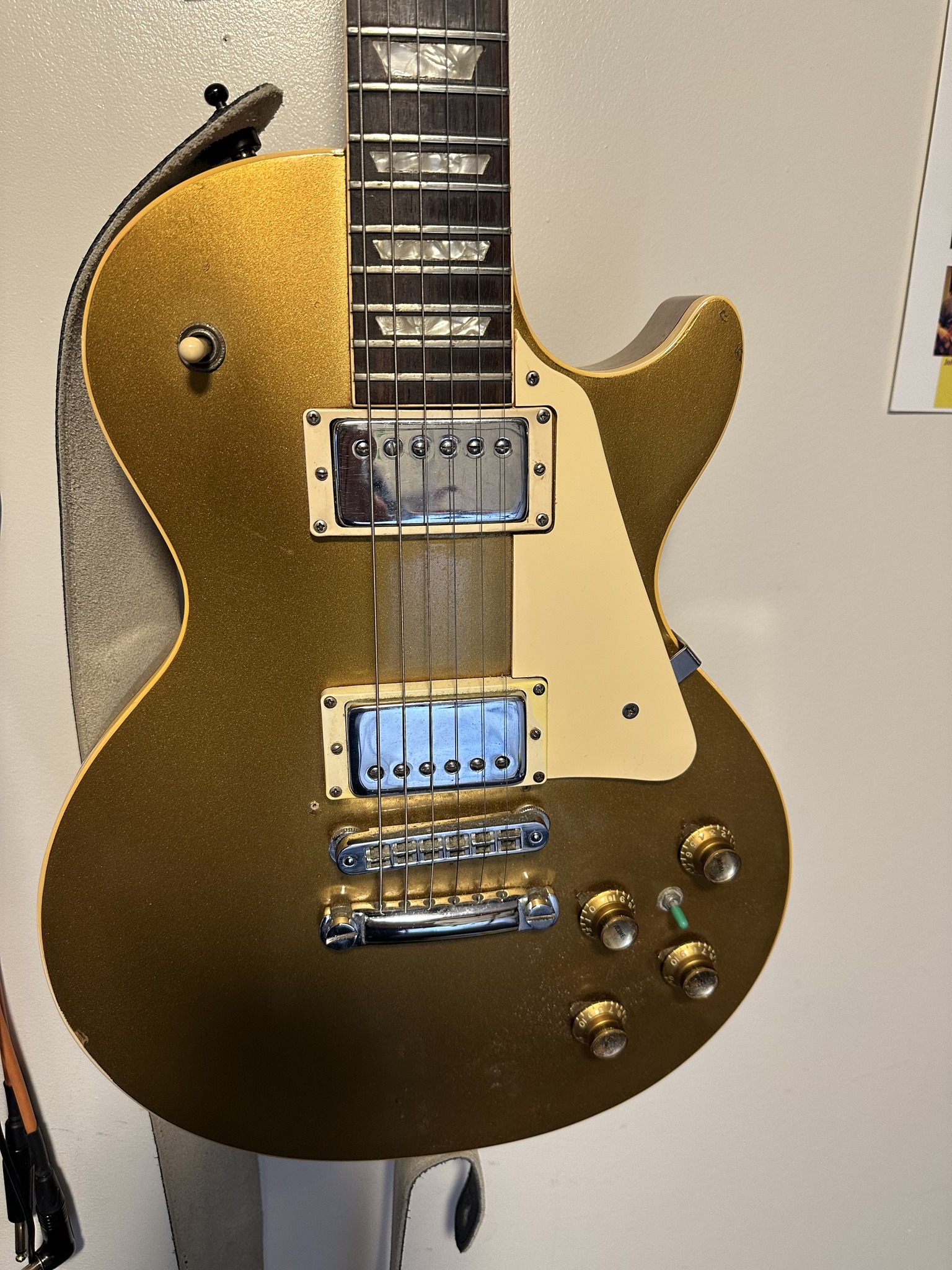How to date a 1977 Les Paul gold top with humbuckers