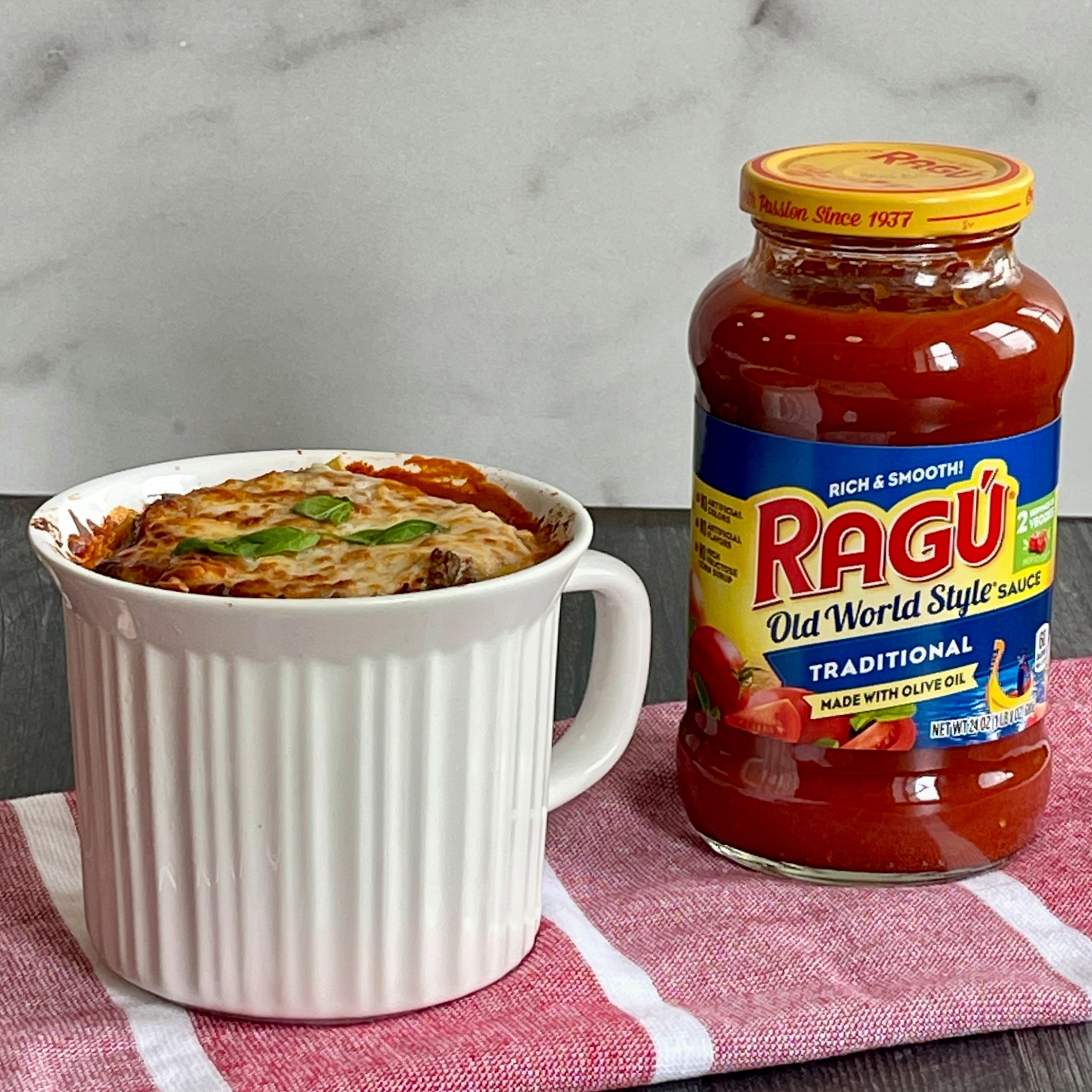 RAGÚ - A #NationalLasagnaDay celebration for one is easy with this ...
