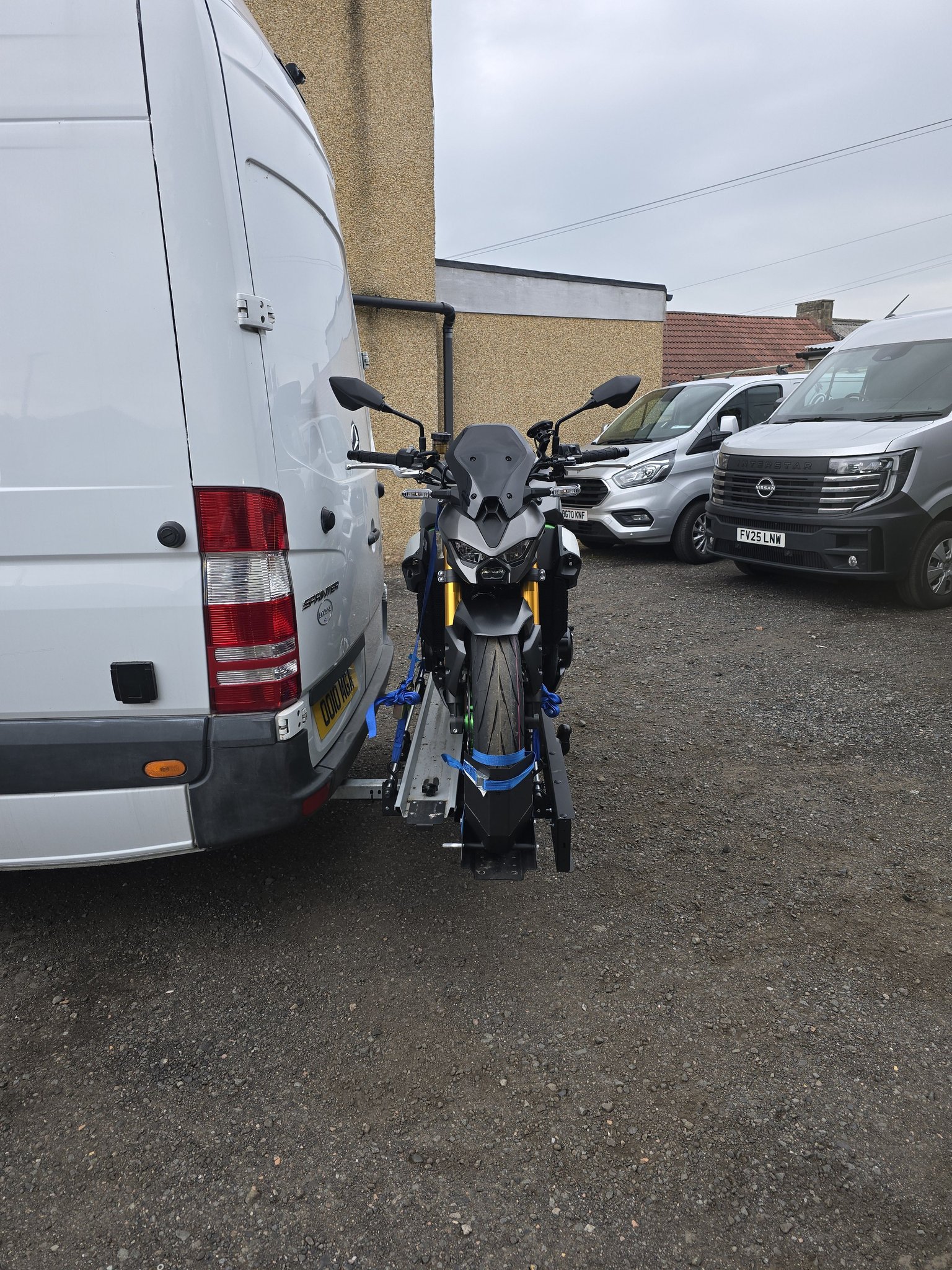 Rear door protection plate for Mercedes Sprinter 519 camper bike rack