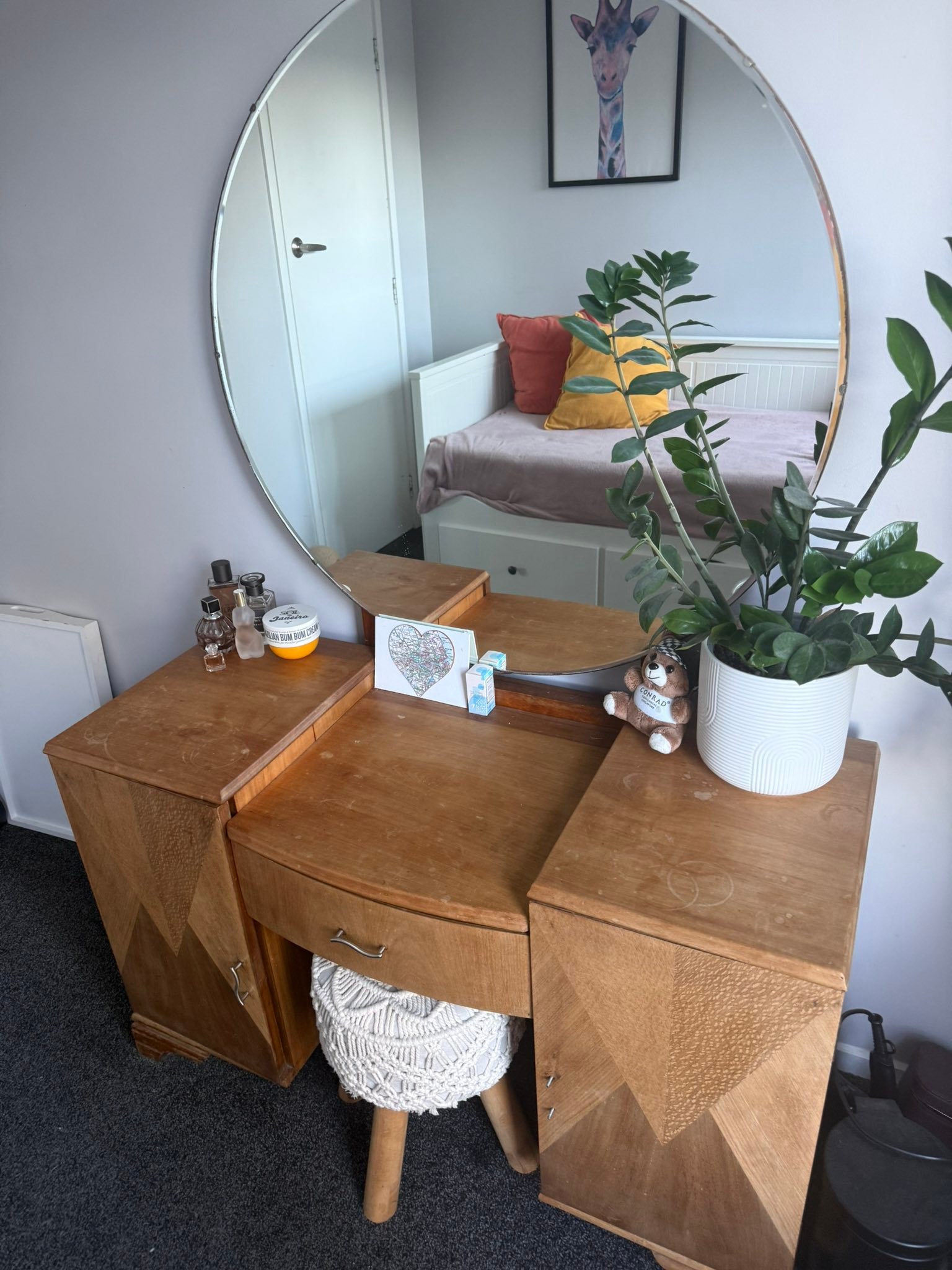 Solid wood dressing table with stool and mirror for sale