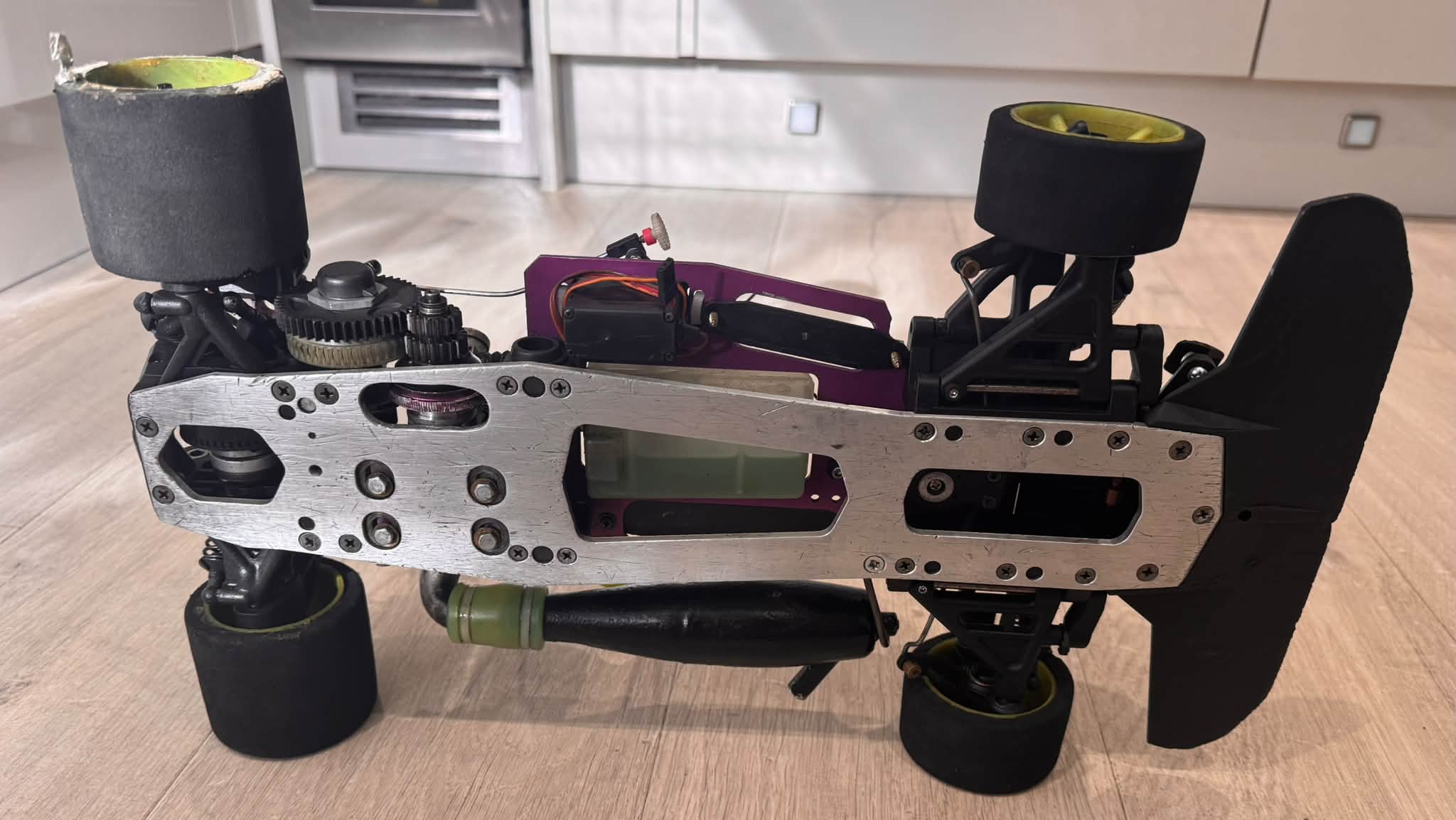 FOR SALE: Serpent Excel €295 plus shipping Engine turns with