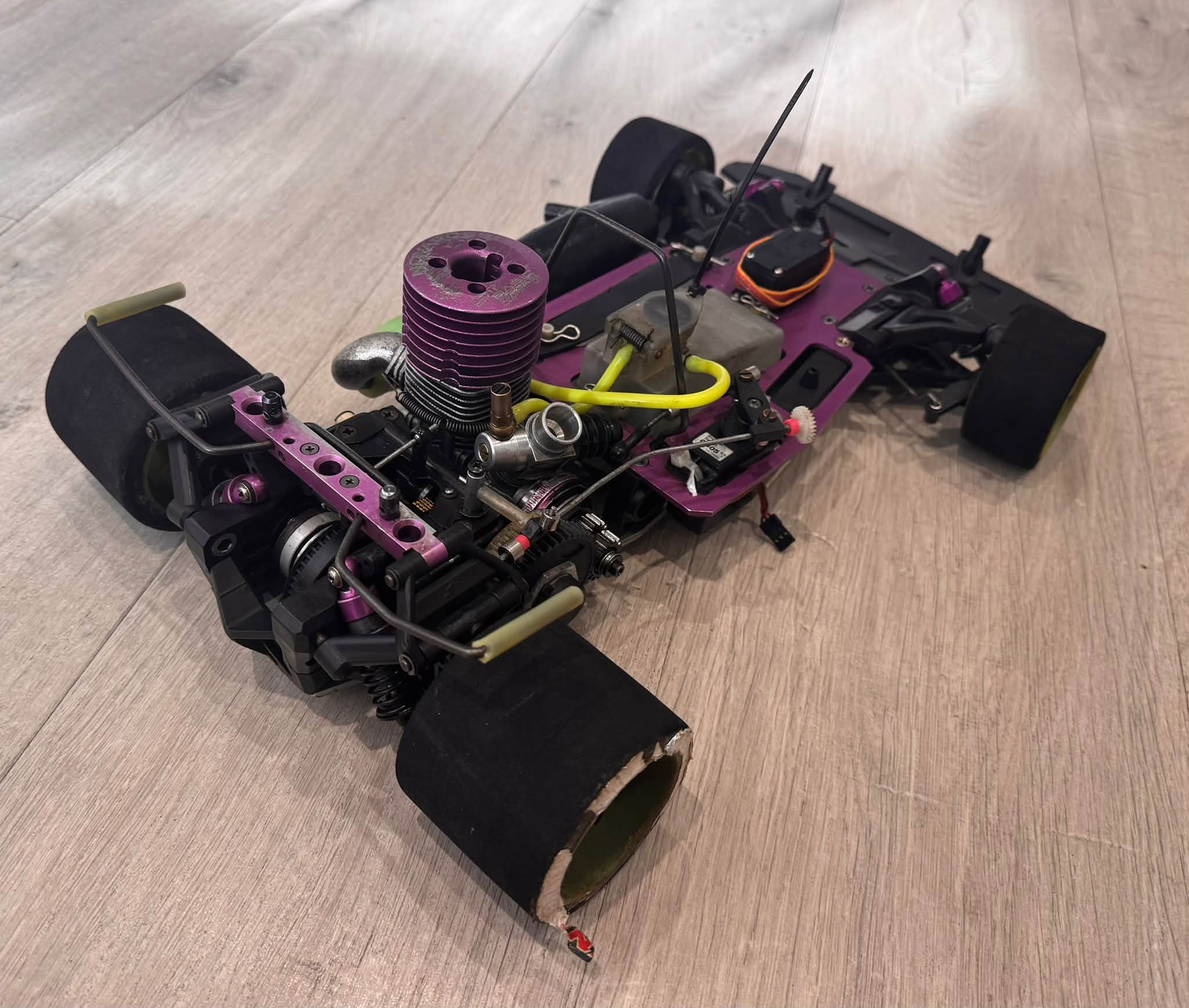 FOR SALE: Serpent Excel €295 plus shipping Engine turns with