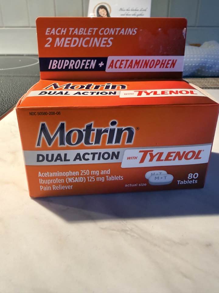 Try aspirin or ibuprofen. Acetaminophen is a good pain reliever but does not reduce inflammation