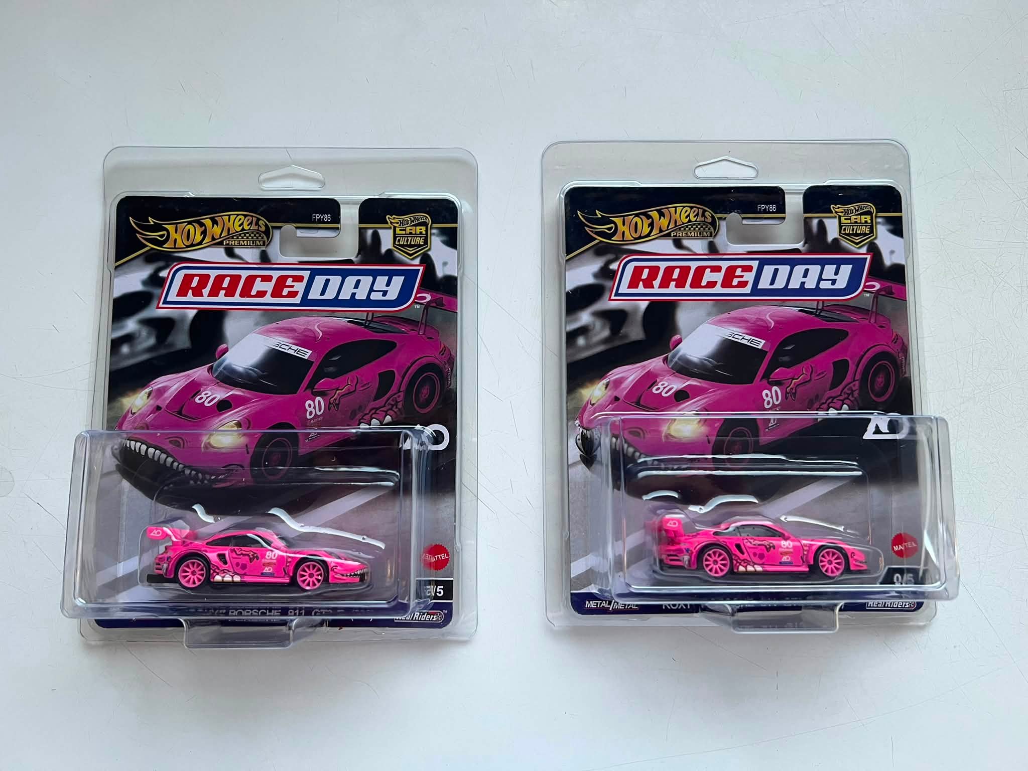 Authenticity of Hot Wheels Roxy Chases in 1:64 Scale