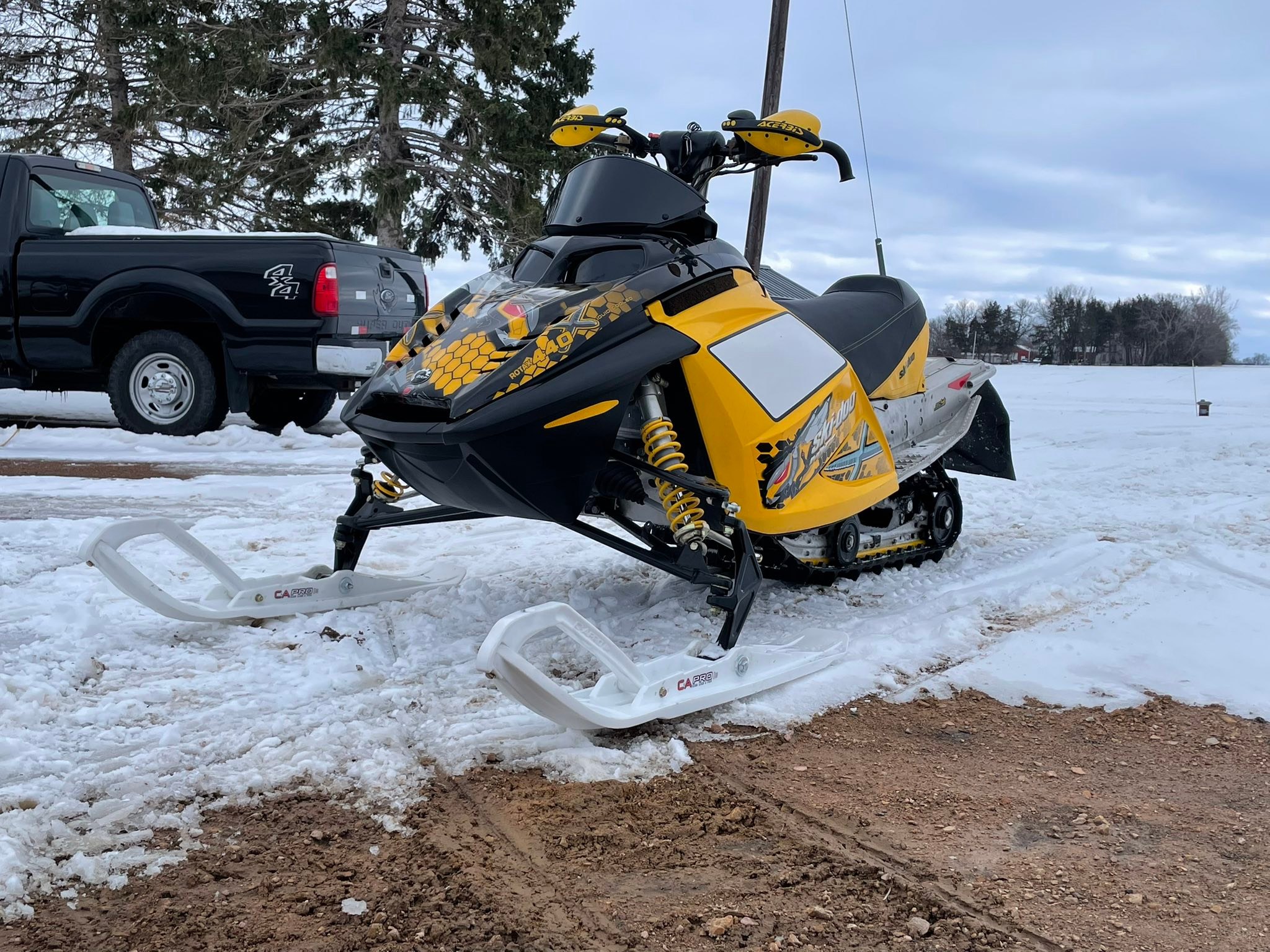 2007 Ski Doo MXZX 440 2300 miles 1 1/2” track with only a few