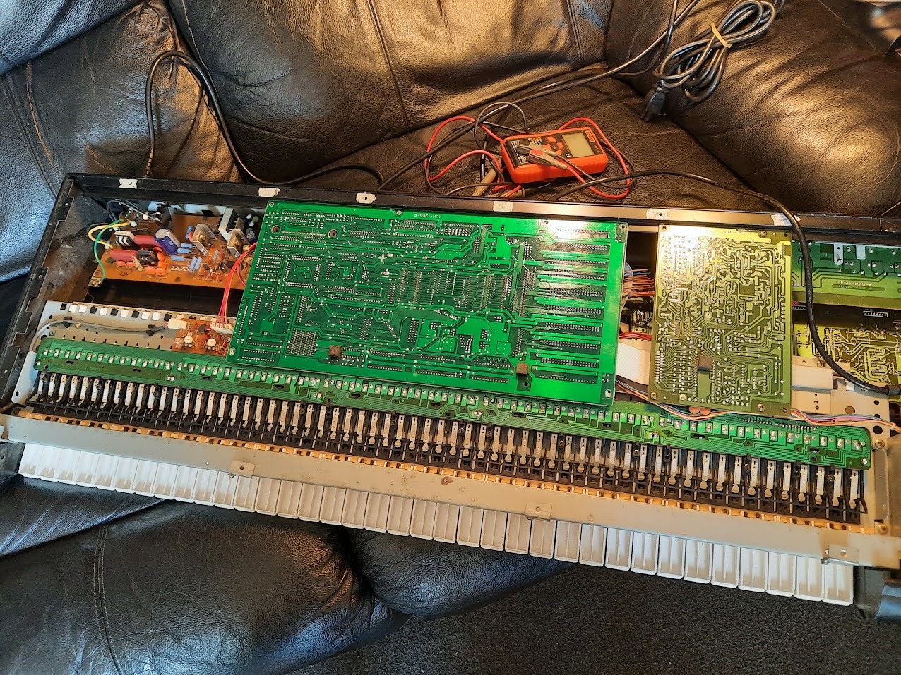 Korg M1 repair: replacing LCD and re-greasing octave keys