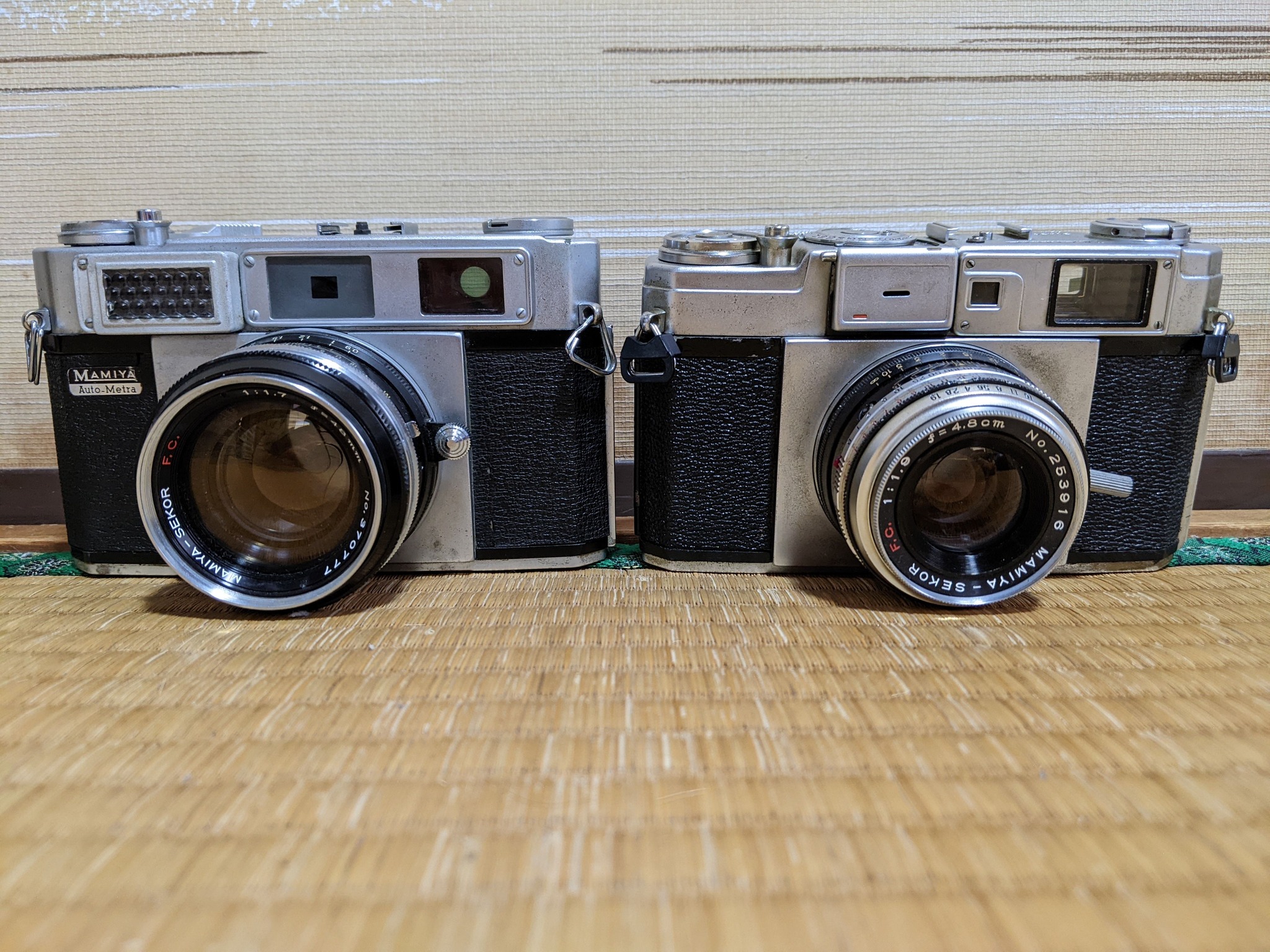Mom Mometta II vintage camera with original case and lens