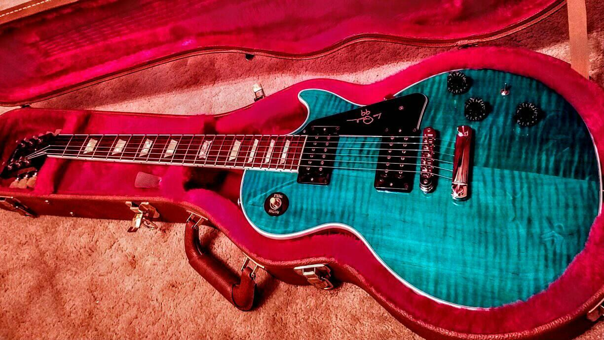 2014 Gibson Les Paul Signature review with 15db boost and split 