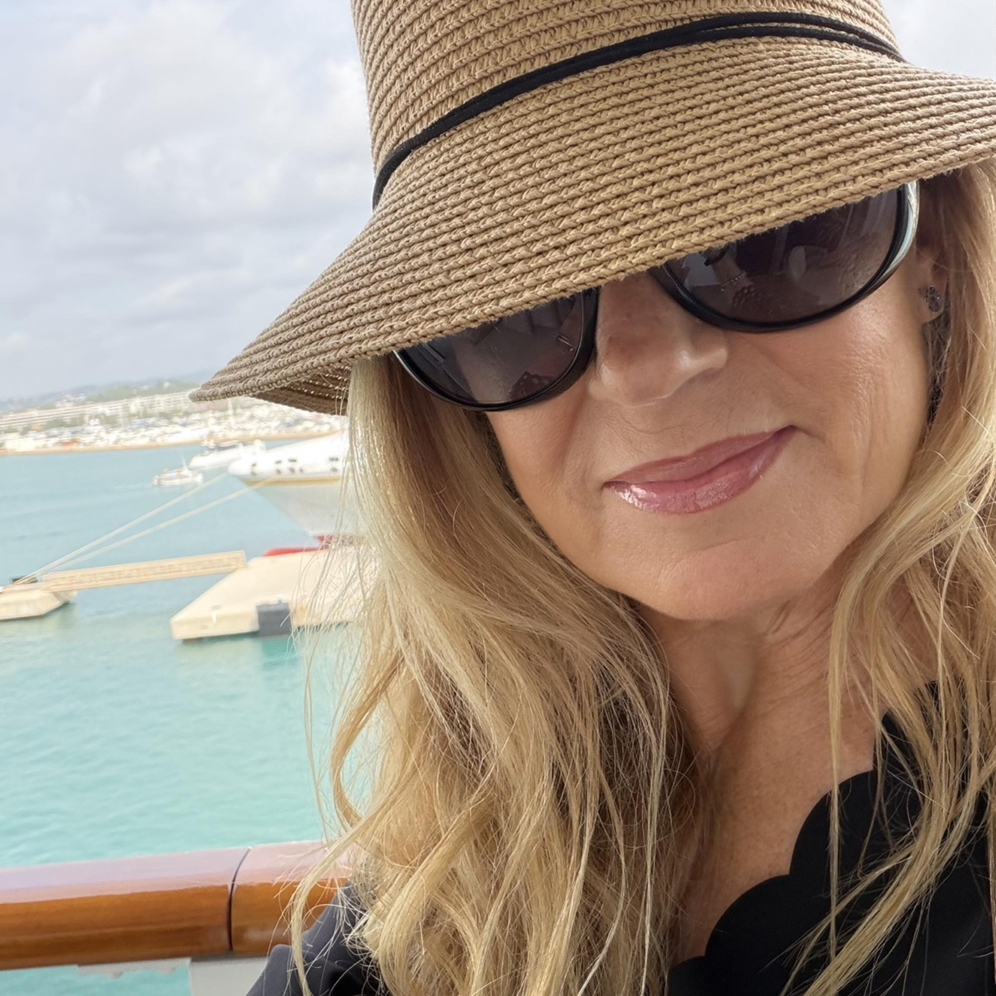 Annie Laliberte - 🦋 #Genesis #GV80 Prestige 2027 | Bleu... | Facebook
