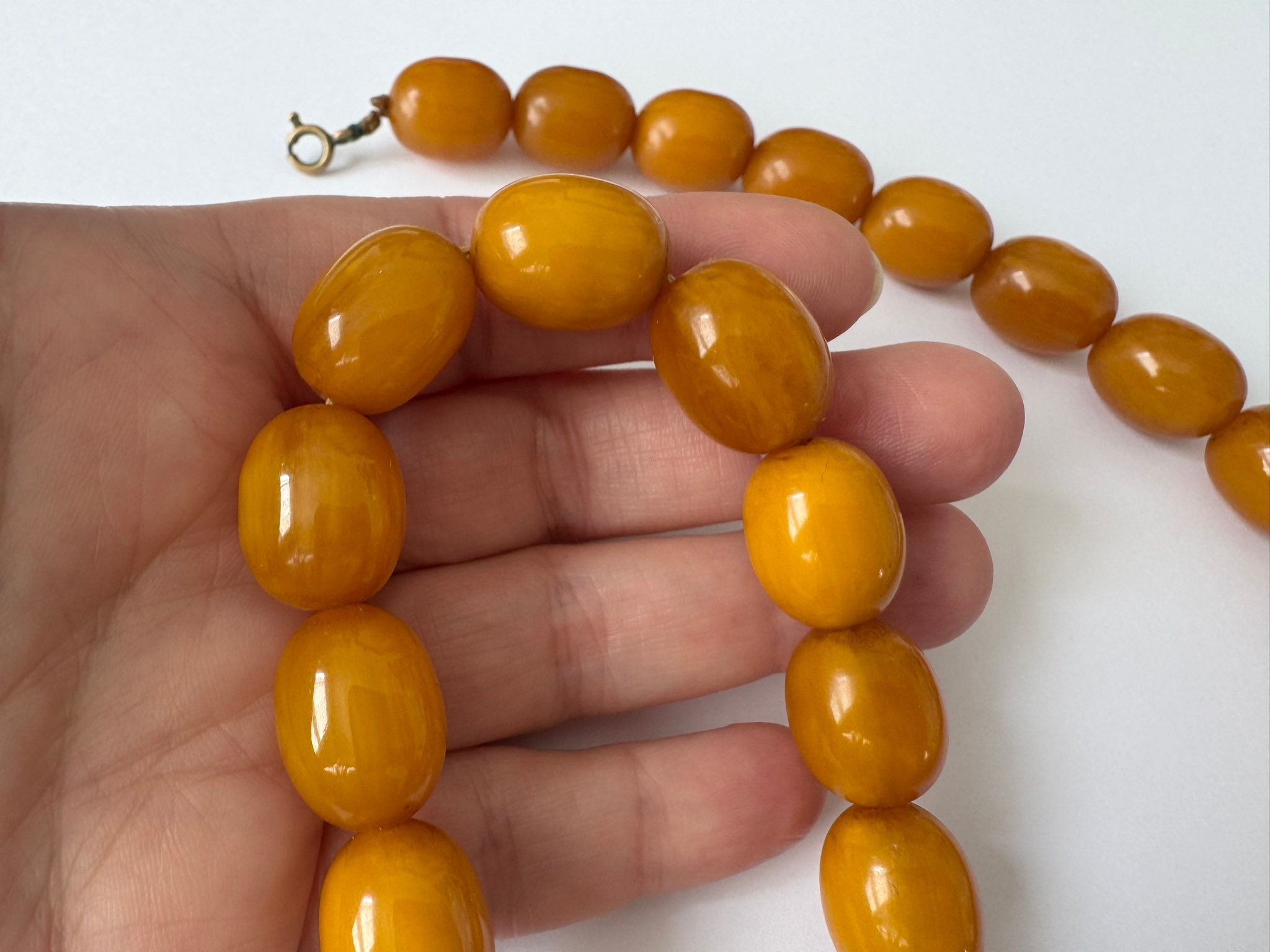 What is the market value of a bakelite necklace?