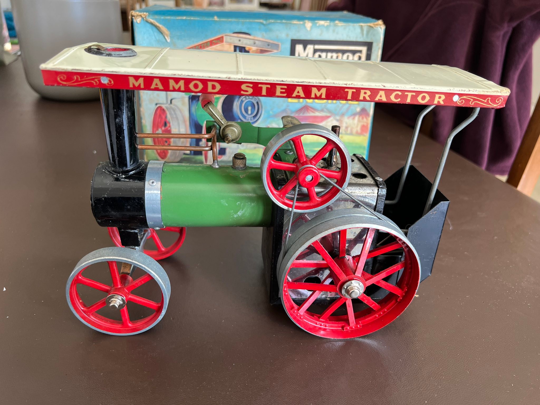 Restoring a vintage Mamod TE1A steam tractor