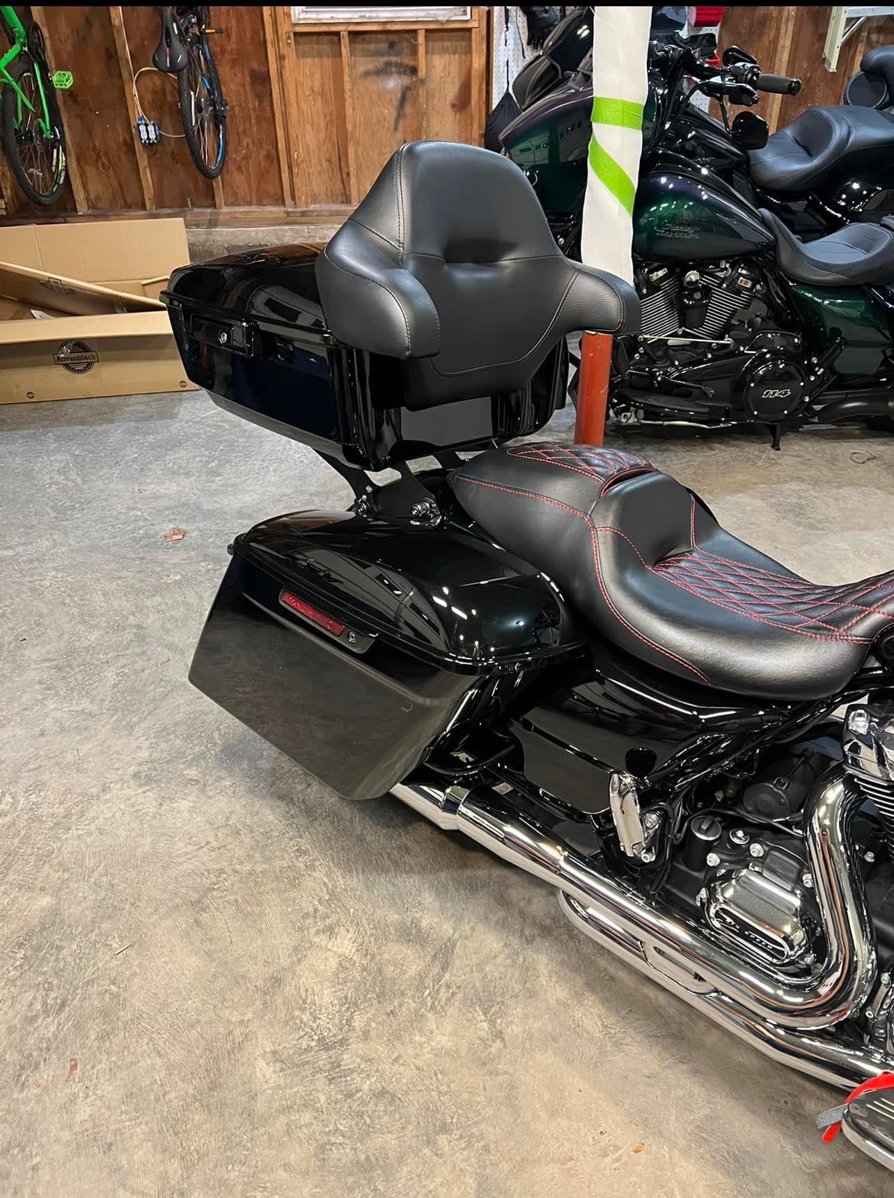 Advan Black Tour Pak Liner For Razor / Harley OEM Chopped Tour Pack – Black Stitching