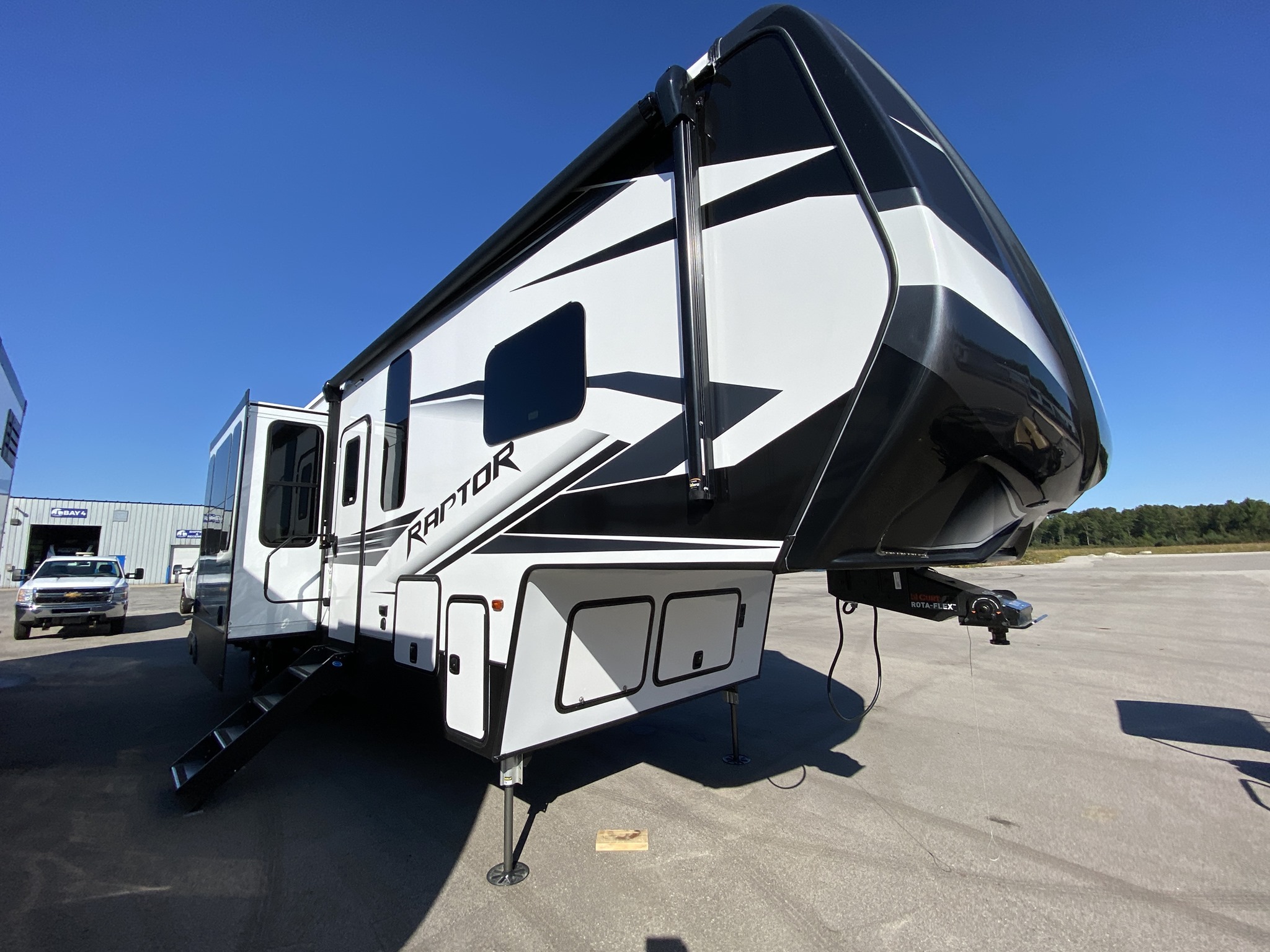 2022 Raptor 352... - Lakeshore RV Center