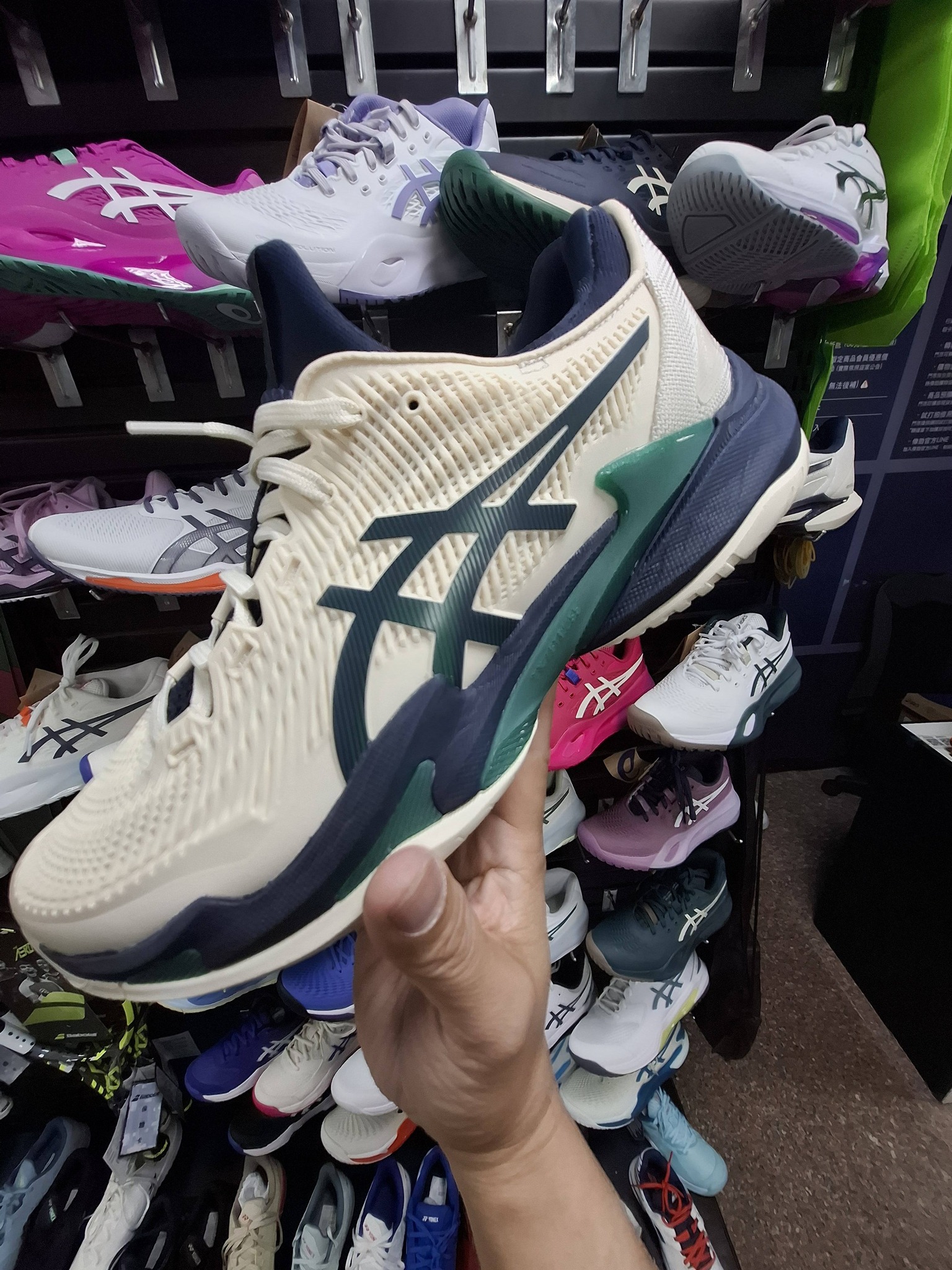 Asics Tennis shoe feom Taiwan