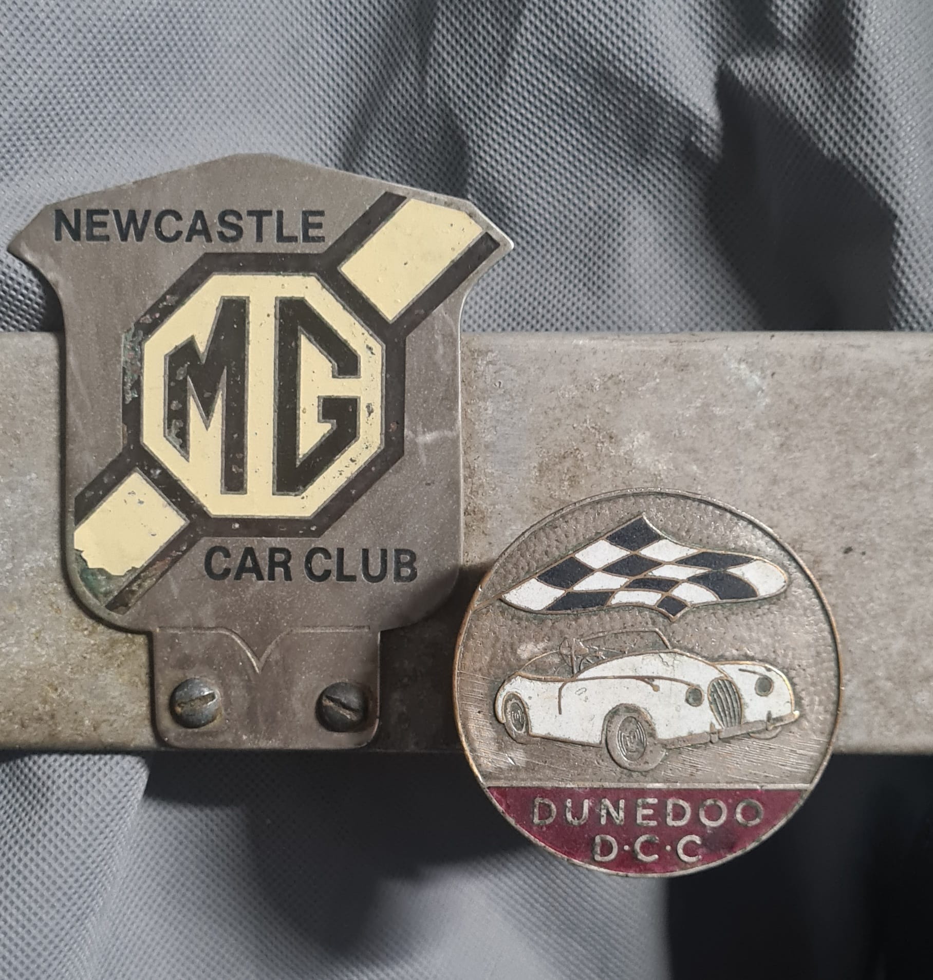 Vintage car club badges from MG and Dunedoo District