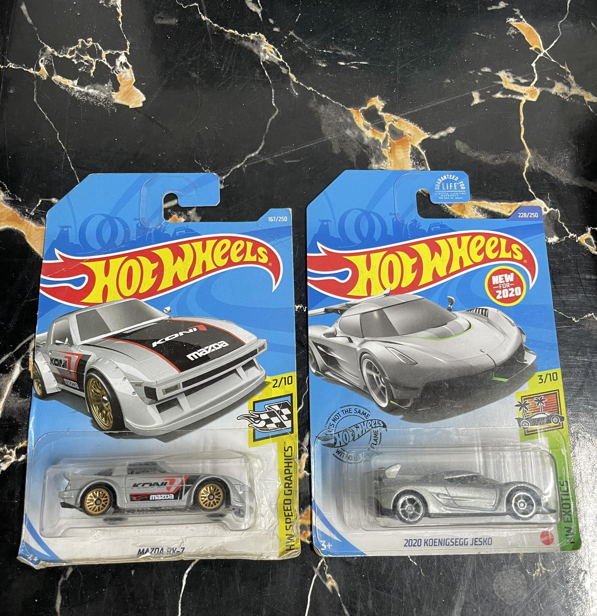 Auctions Hotwheels set of 2 Intact Check card condition Base pay