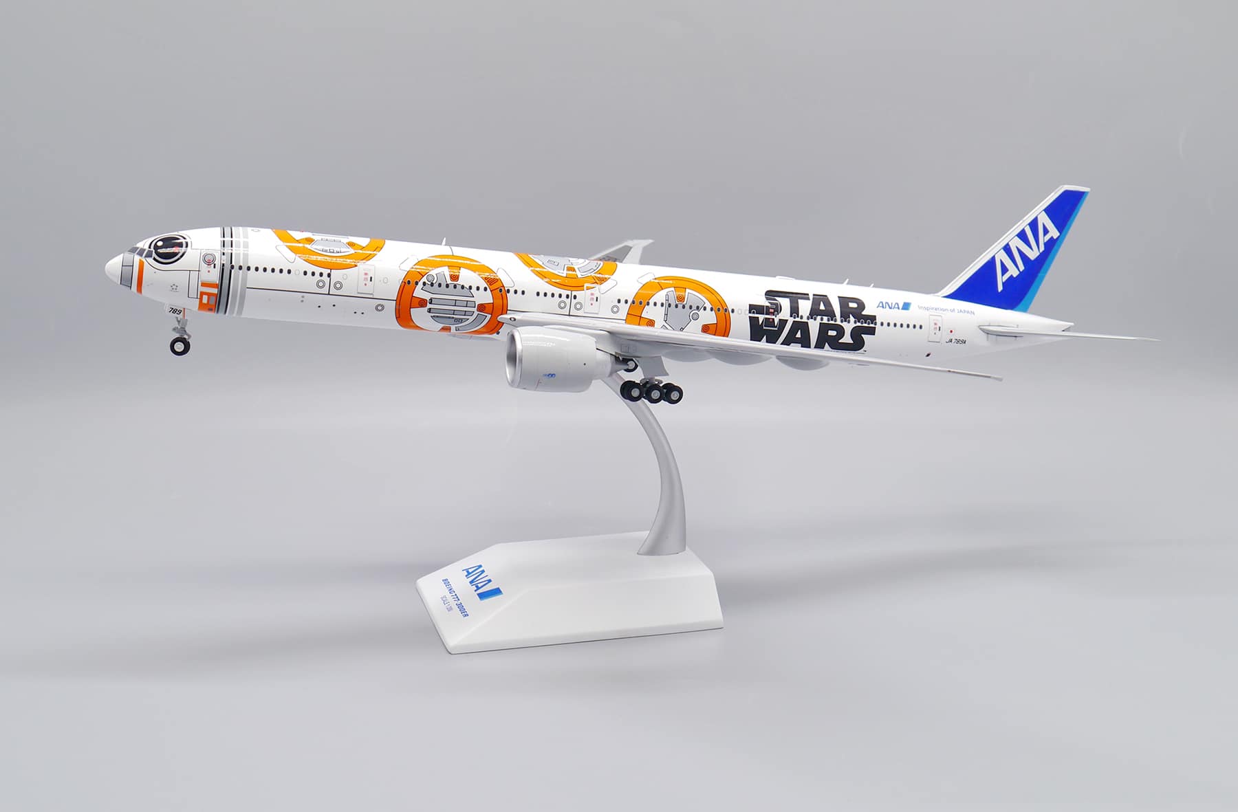 JC Wings 1:200 All Nippon Airways Boeing 787-9 “Star Wars R2-D2