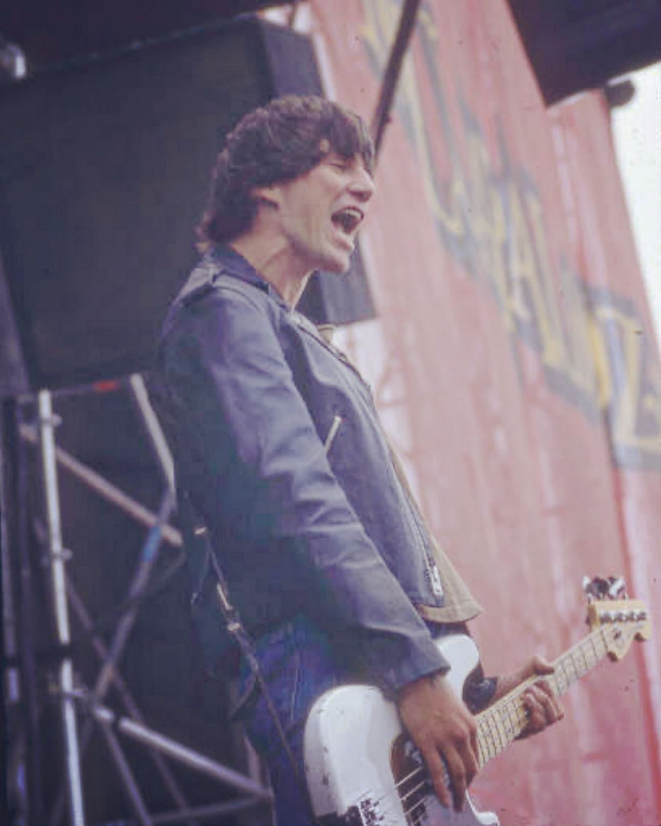 CJ Ramone, July 7, 1996, Quebec (City), „Lollapalooza Tour“. CJ on