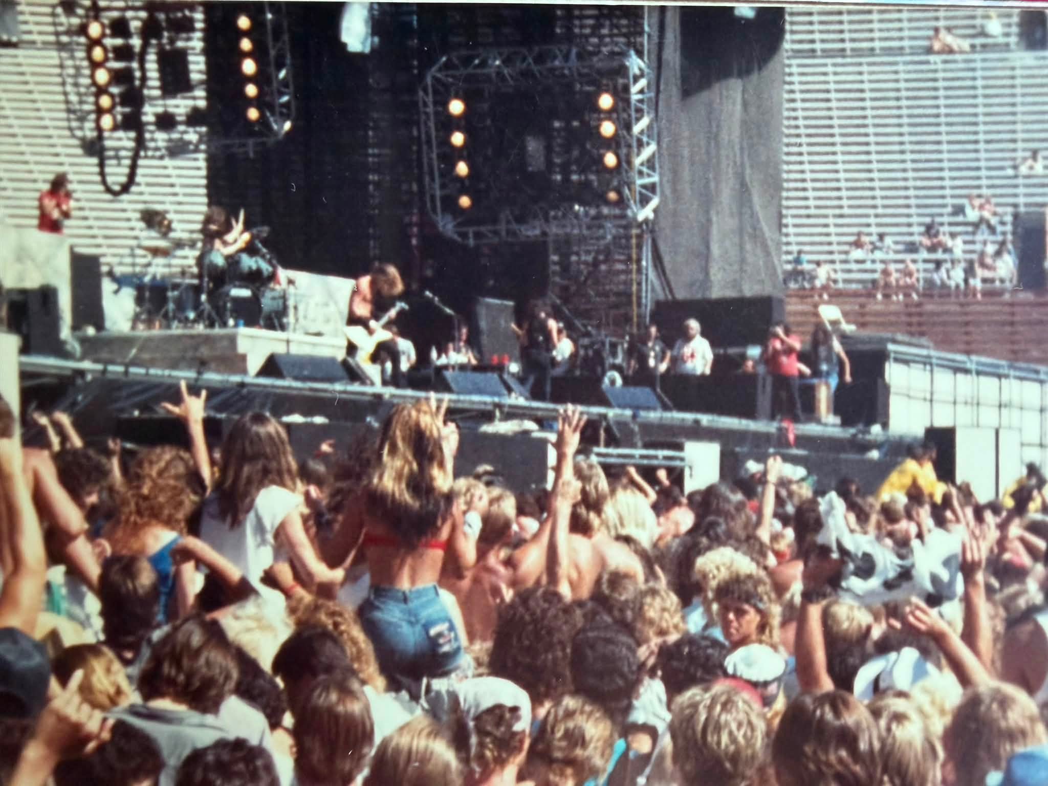 KNAC ROCKS! memories from 1988-1991
