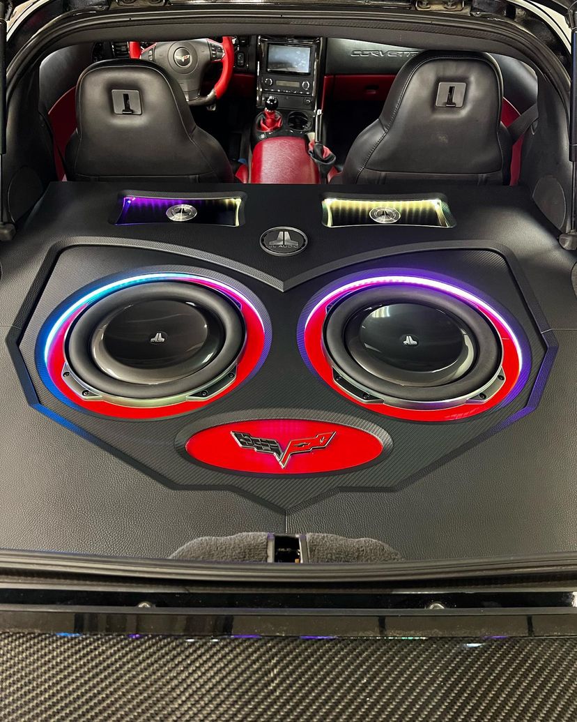 Who builds custom sound system boxes for a 79 Corvette?