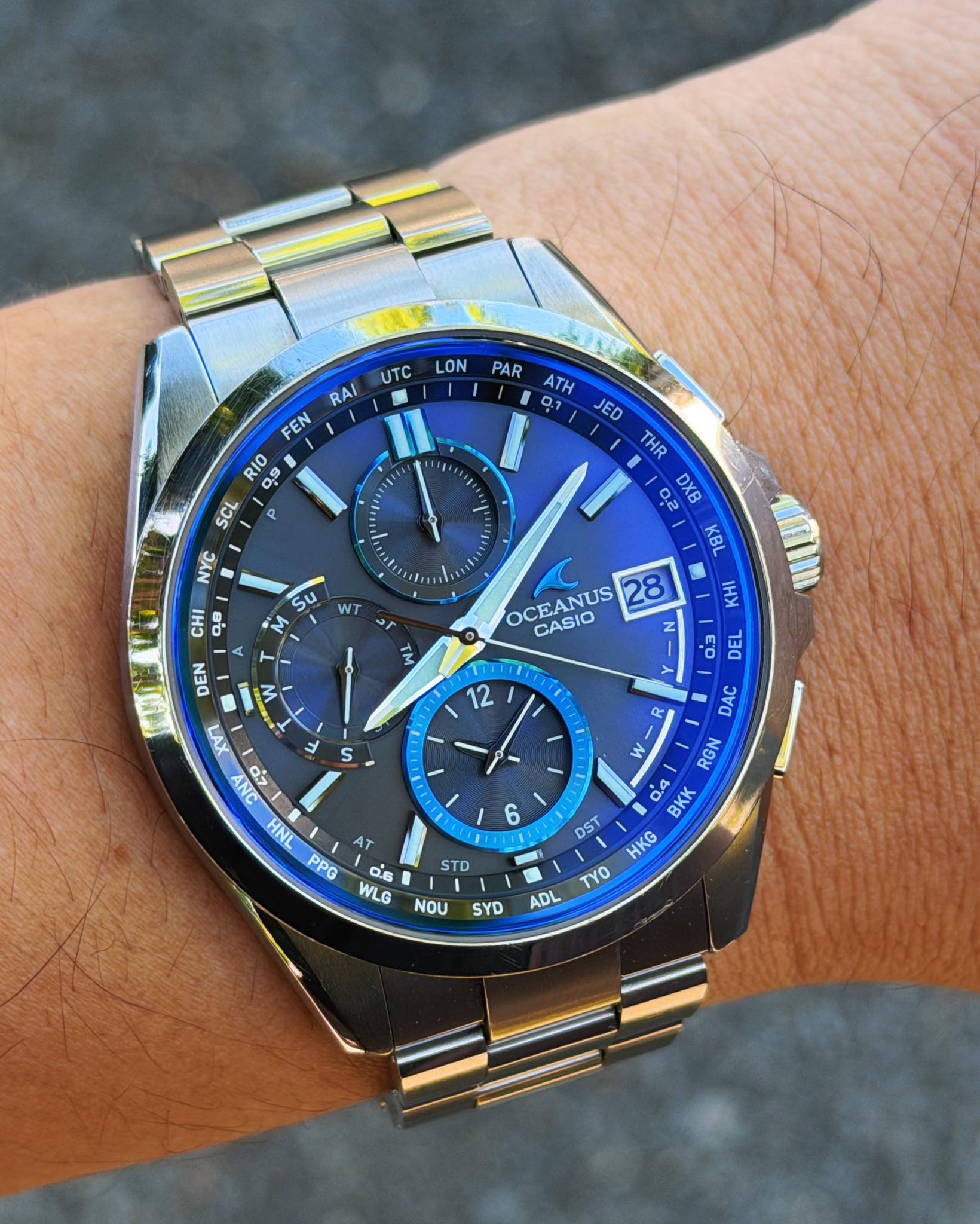 How the Oceanus Blue catches the light is Stunning !!